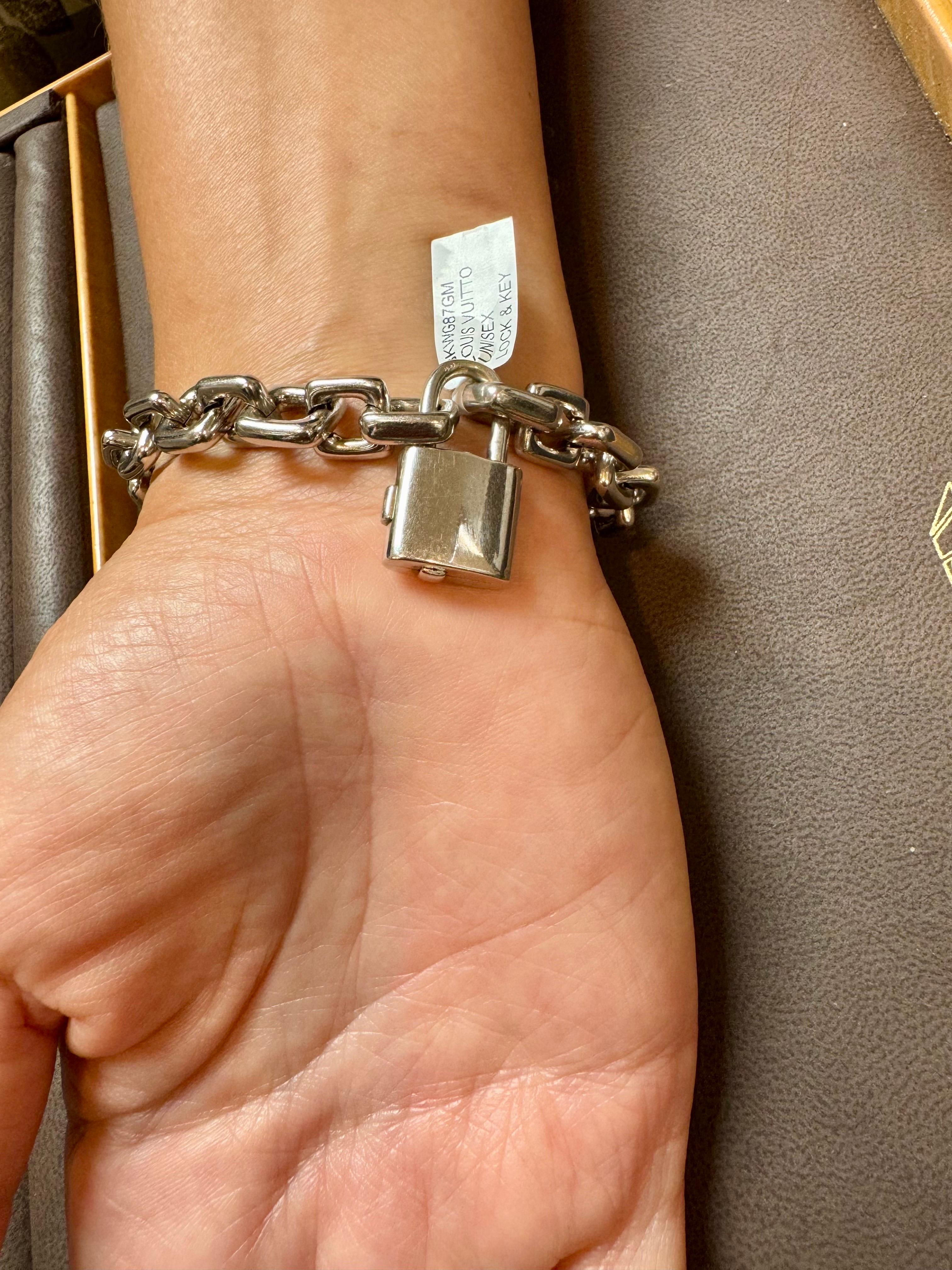 Louis Vuitton Locket Chain Vintage Link Bracelet in 18 Karat White Gold, 87 Gm For Sale 10