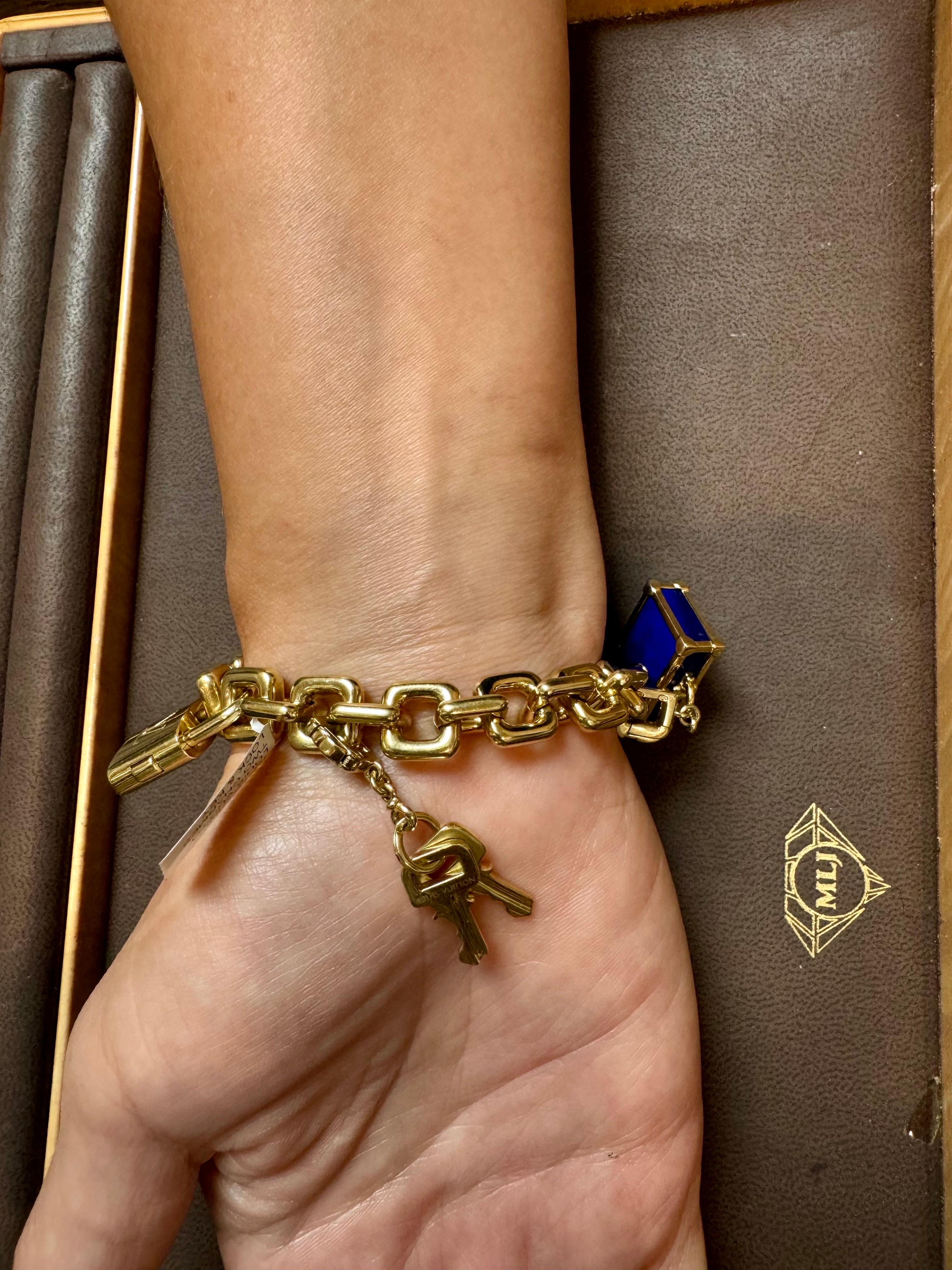 Louis Vuitton Padlock & Keys+ Two Bags Charm Yellow Gold Bracelet 125.7 Gm 18 KG For Sale 13