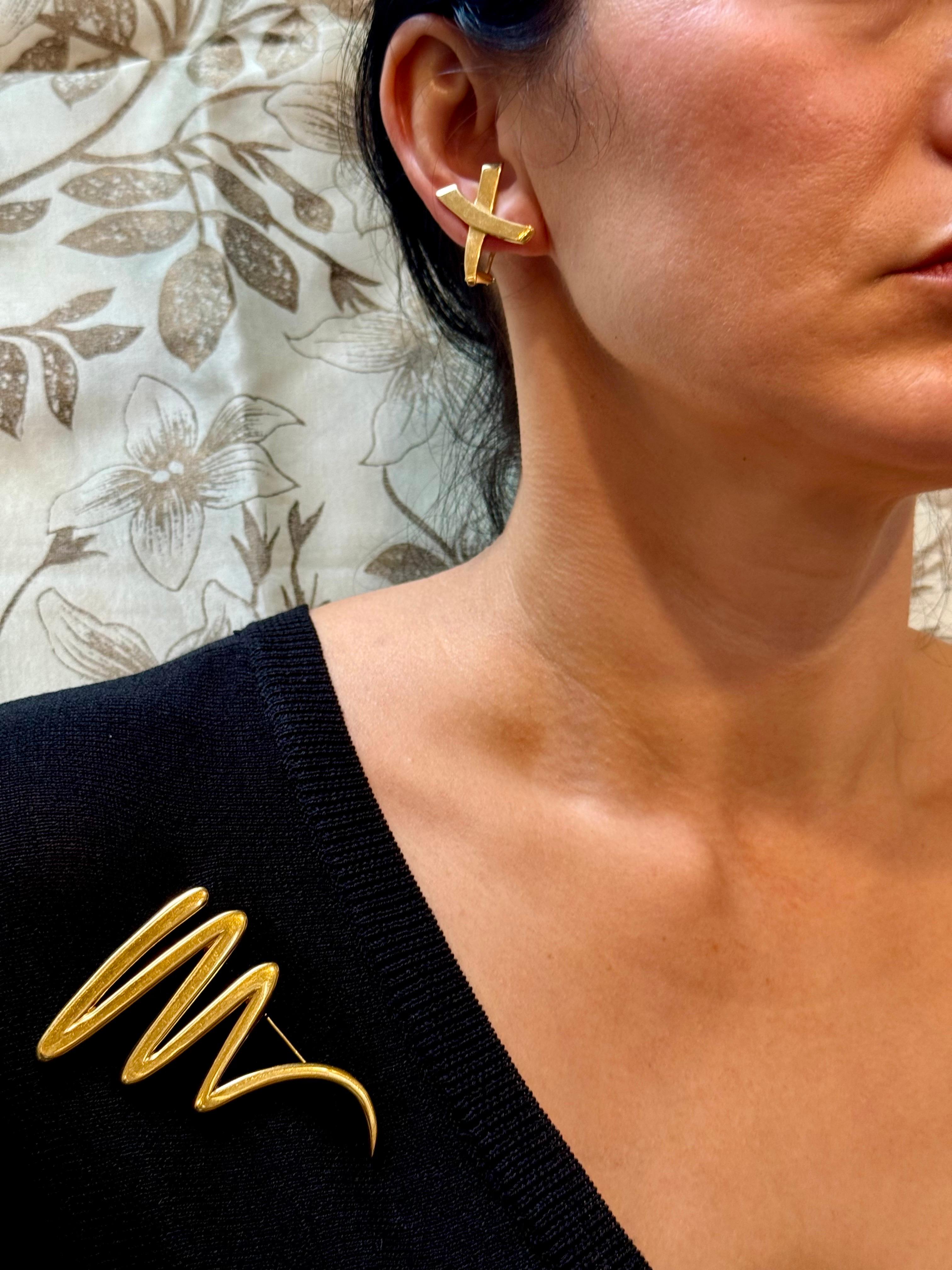 Tiffany & Co. Épingle/broche en or jaune 18 carats Picasso, grand Zig Zag, 31 gm en vente 10