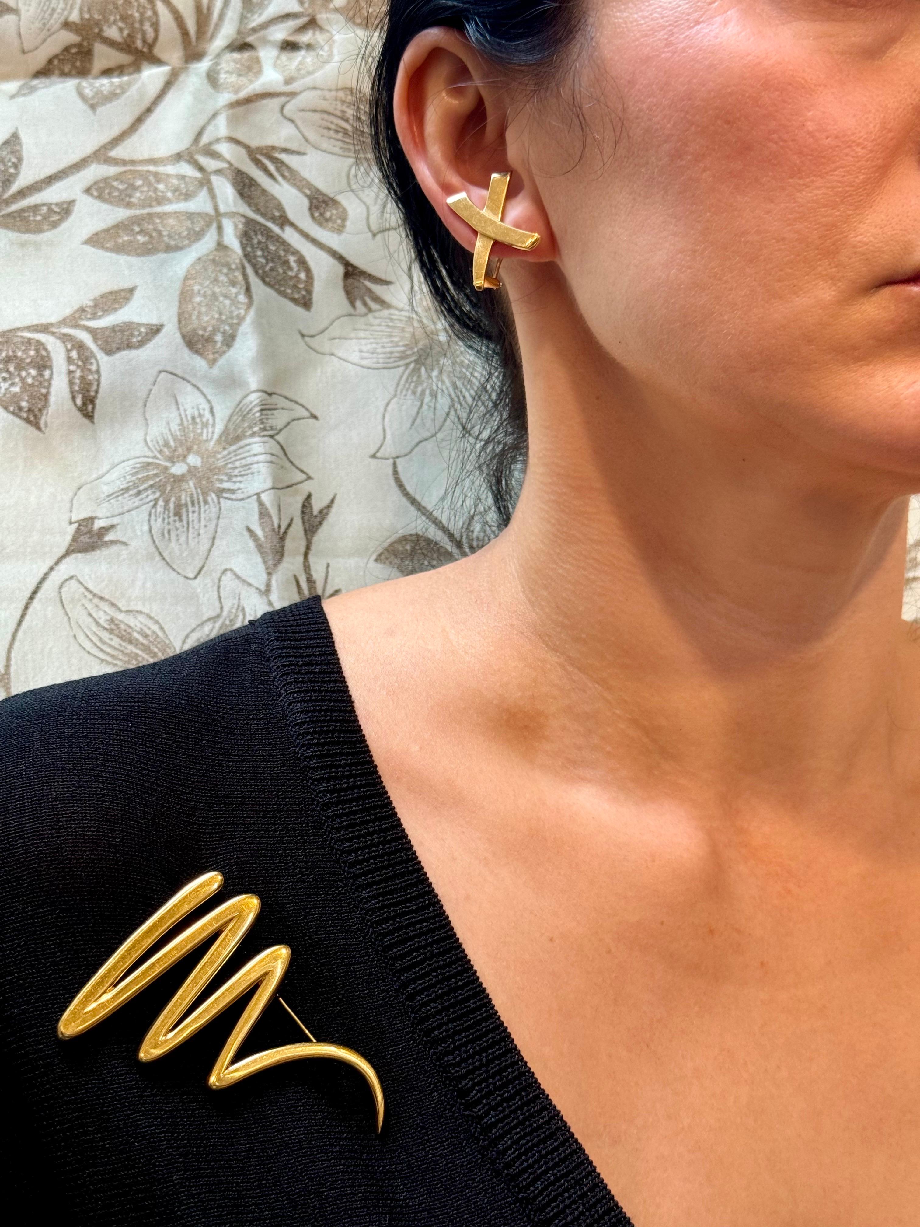 Tiffany & Co. Épingle/broche en or jaune 18 carats Picasso, grand Zig Zag, 31 gm en vente 12