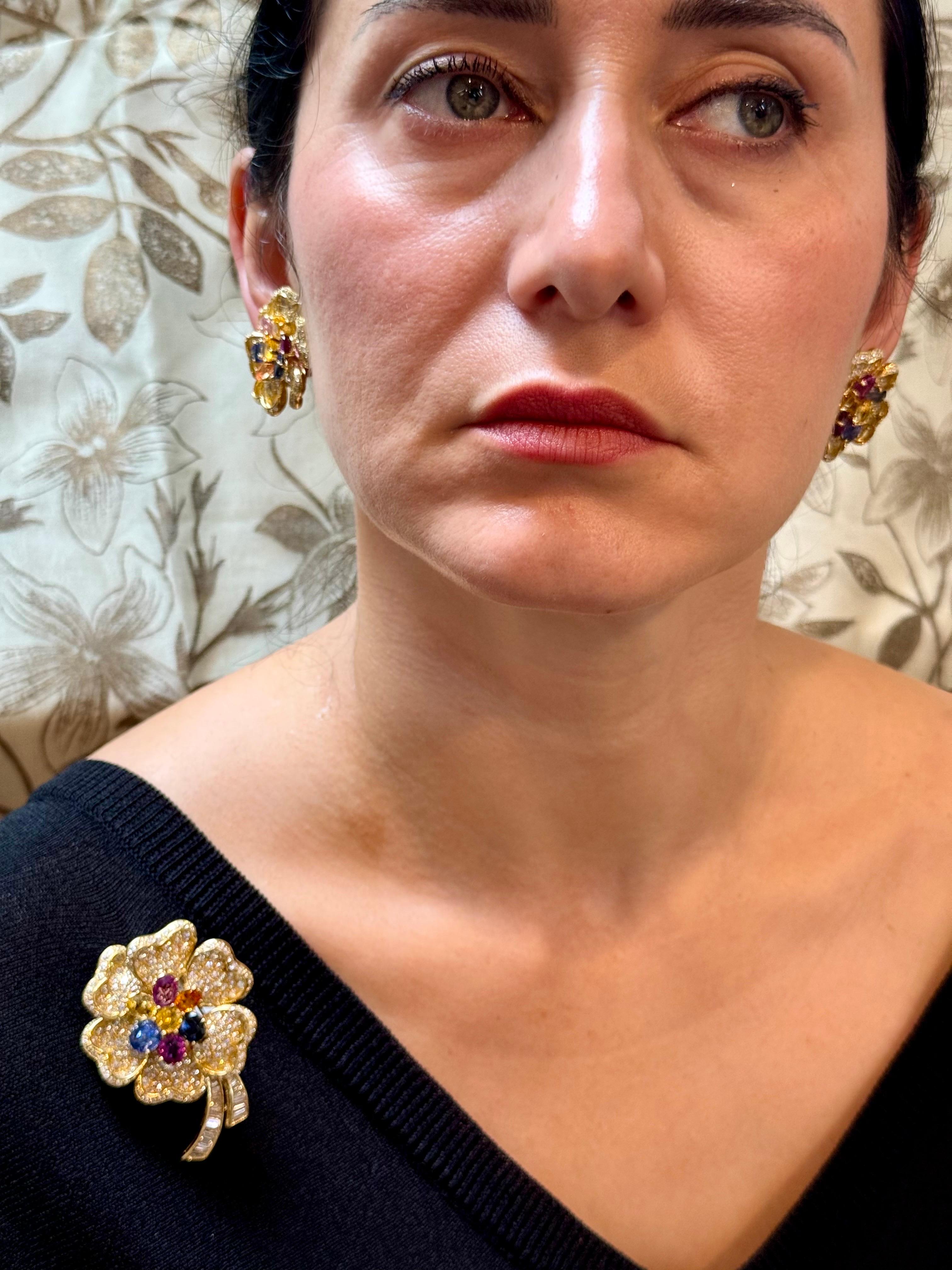 18K Yellow Gold Diamond Multicolor Sapphire Flower Brooch/pin by Designer Adler For Sale 6