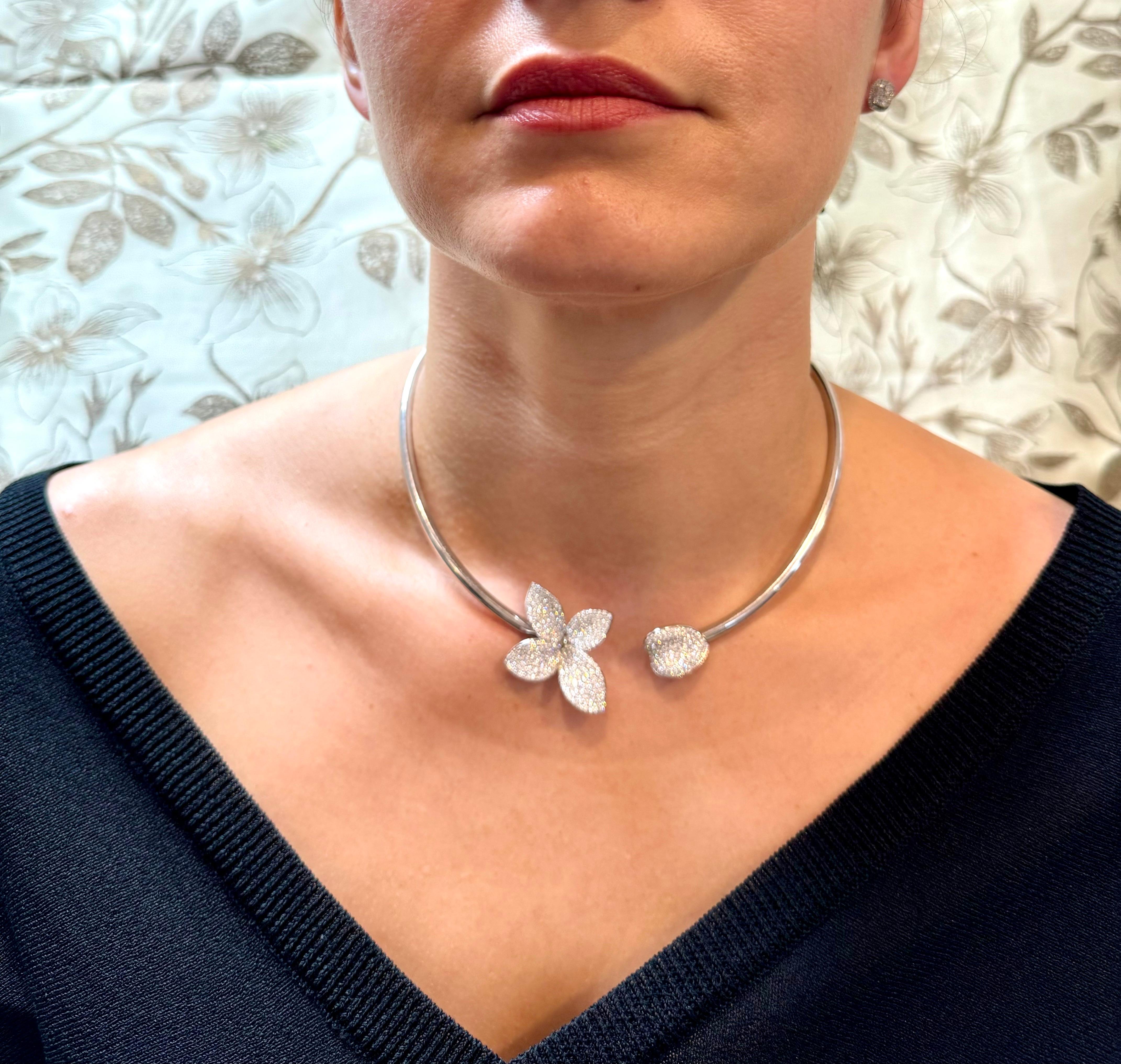 GIARDINI SEGRETI COLLIER , Collana a fiore singolo in oro bianco 18k con diamanti in vendita 9