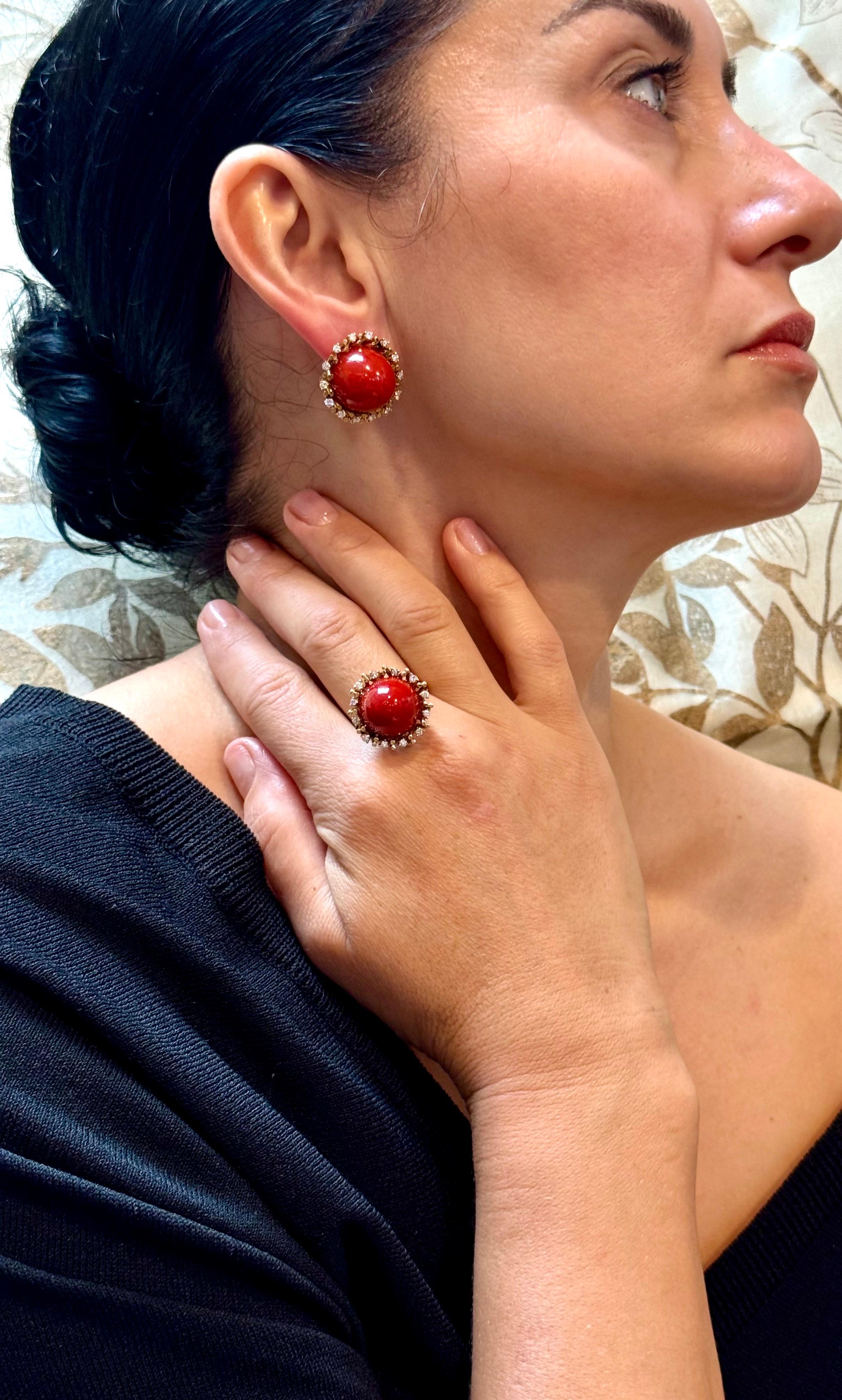 Estate Natural Sugar Loaf Coral & Diamond  Earring & Ring in 18 Kt Yellow Gold For Sale 13