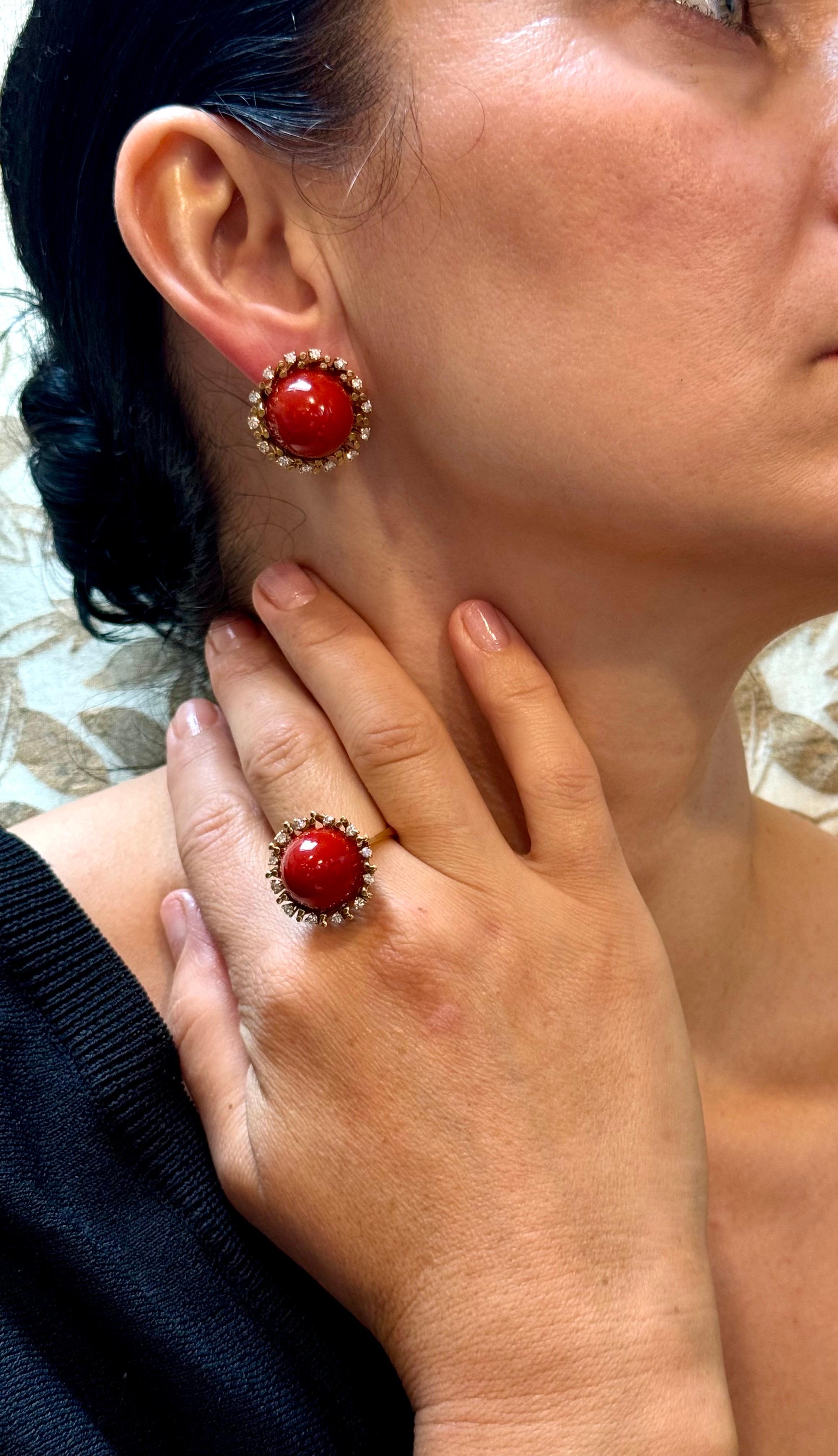 Estate Natural Sugar Loaf Coral & Diamond  Earring & Ring in 18 Kt Yellow Gold For Sale 14