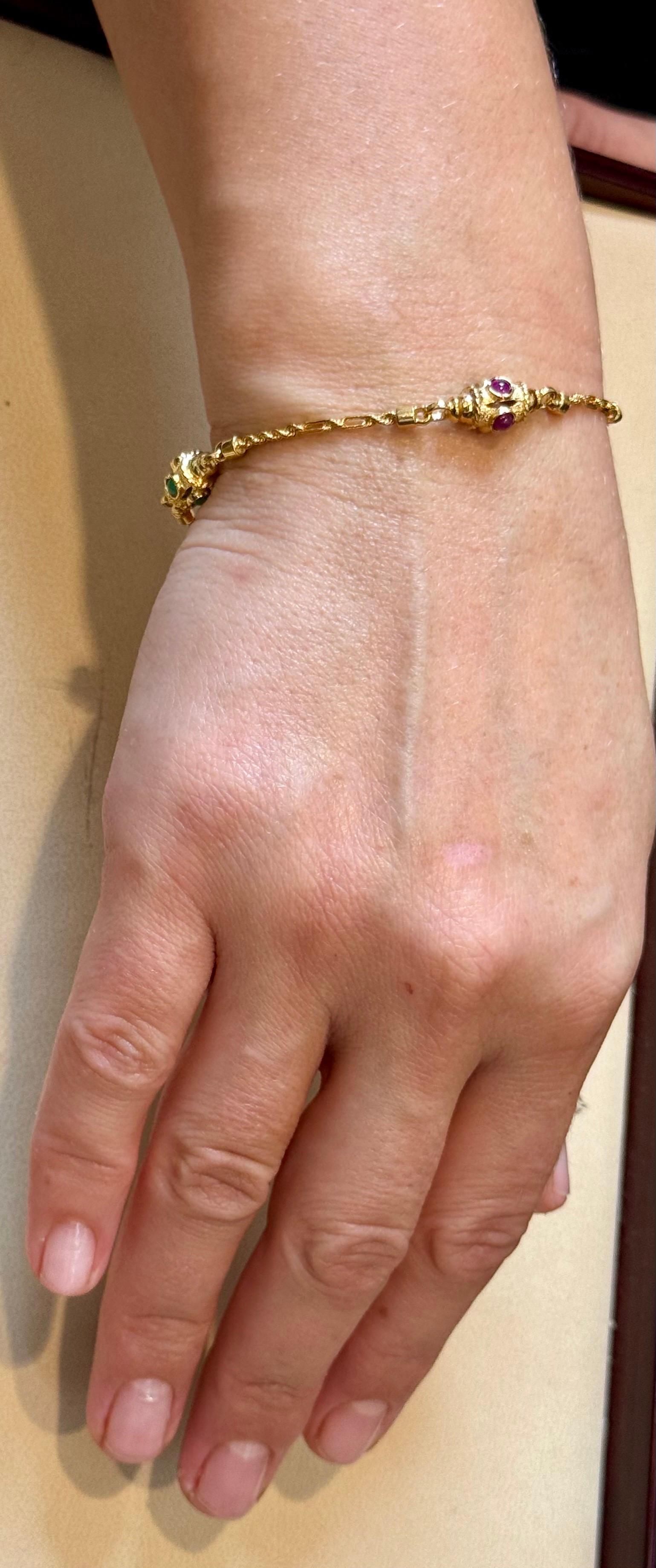 Vintage Emerald Ruby & Sapphire Link Bracelet in 14 Karat Yellow Gold, 7.5 Inchs For Sale 9