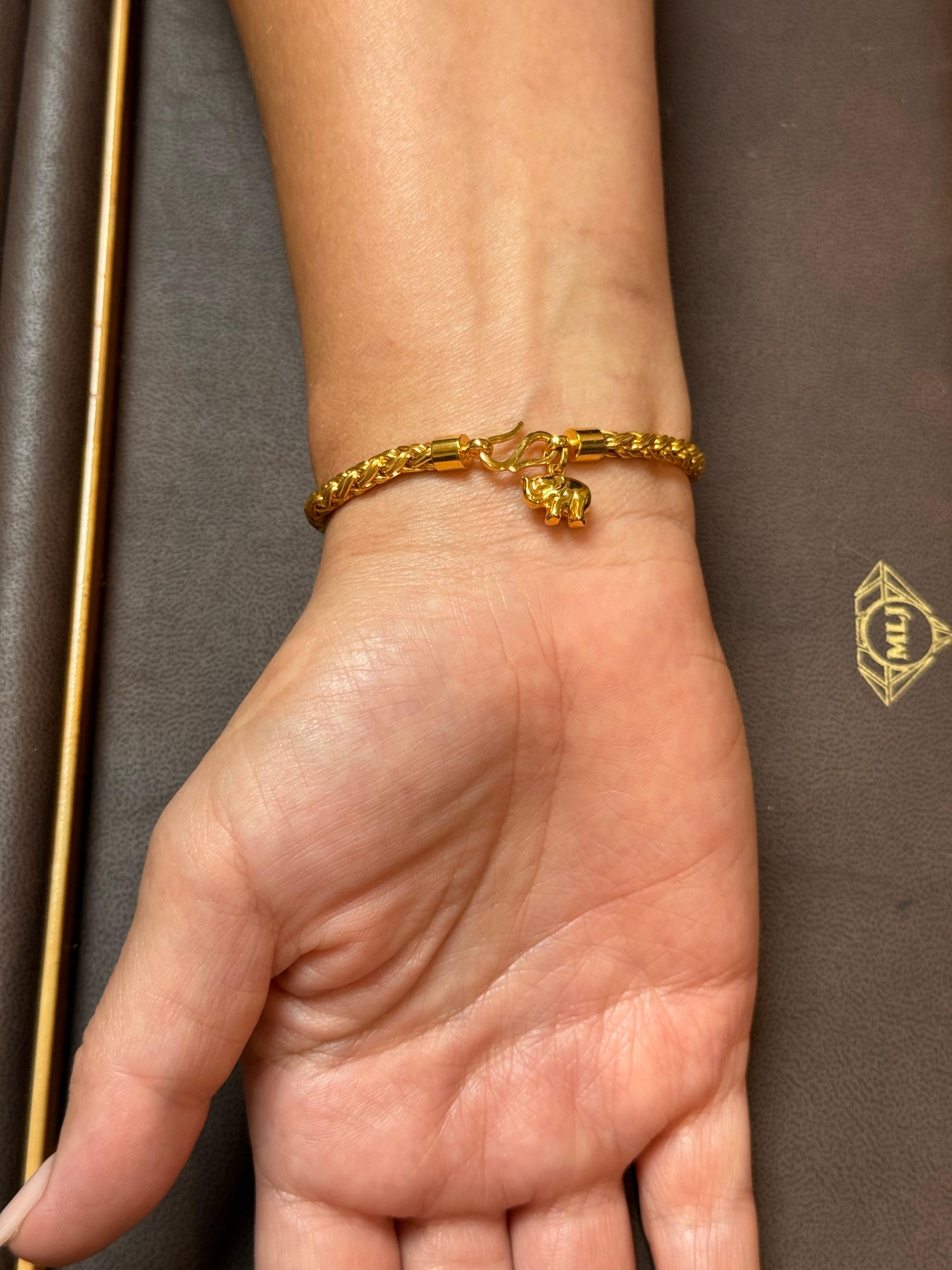 Vintage Love Nest Yellow Gold  Woven Bracelet in 18 Kt Yellow Gold For Sale 5