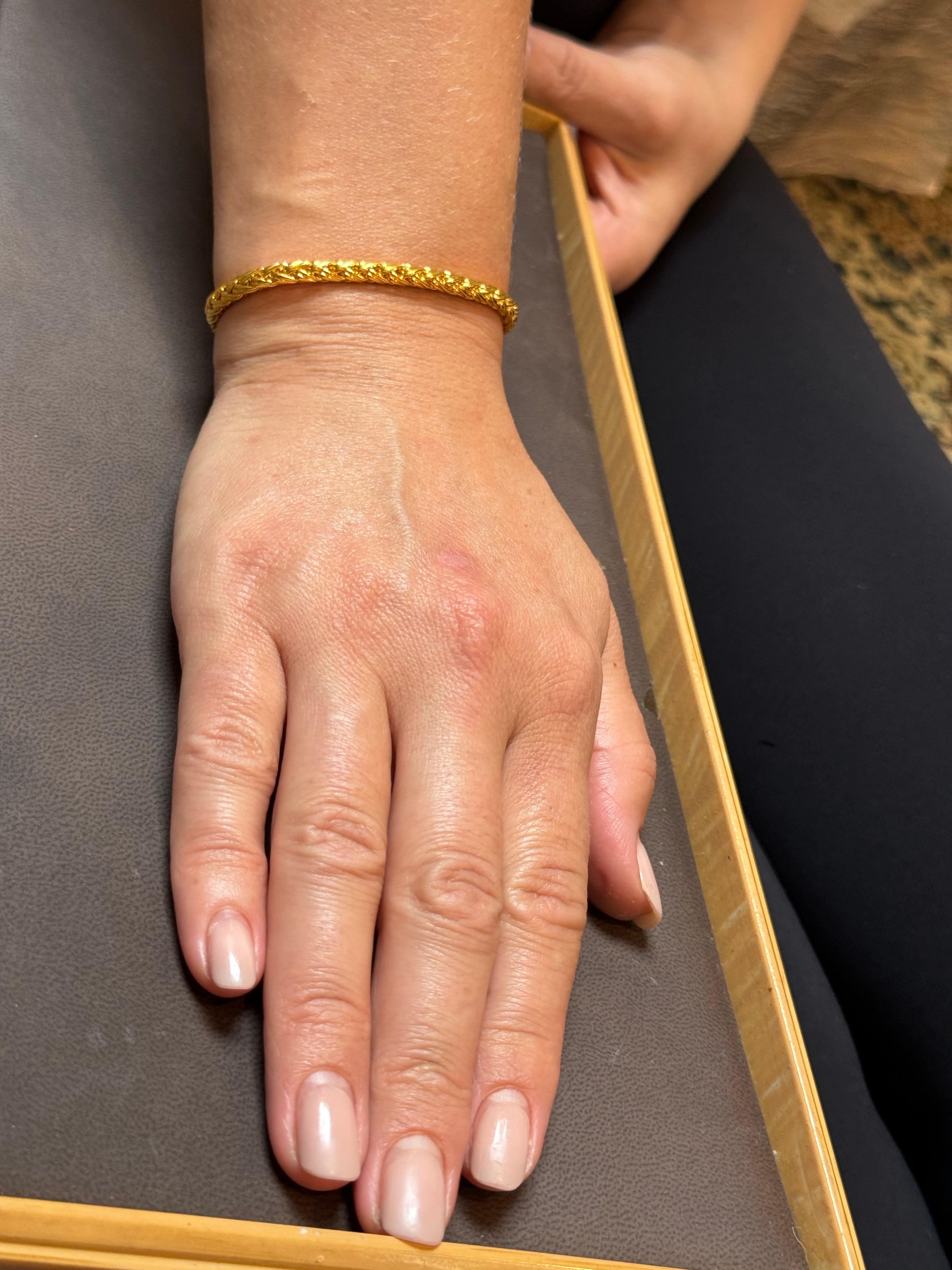 Vintage Love Nest Yellow Gold  Woven Bracelet in 18 Kt Yellow Gold For Sale 7