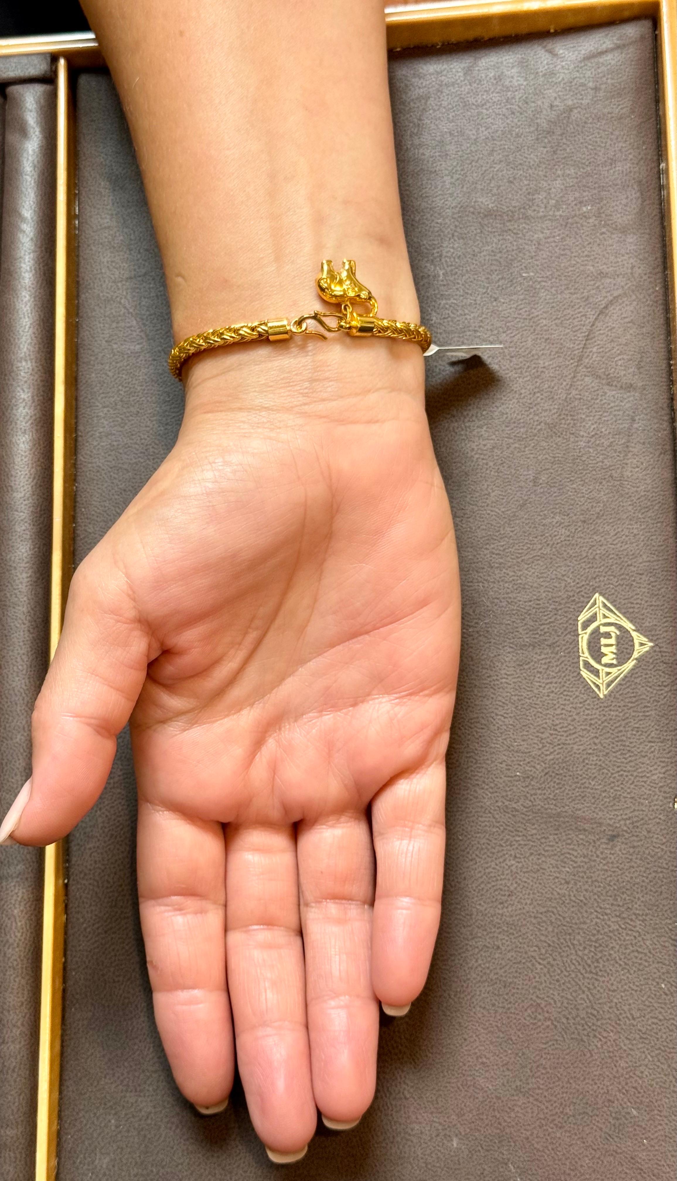 Vintage Love Nest Yellow Gold  Woven Bracelet in 18 Kt Yellow Gold For Sale 10