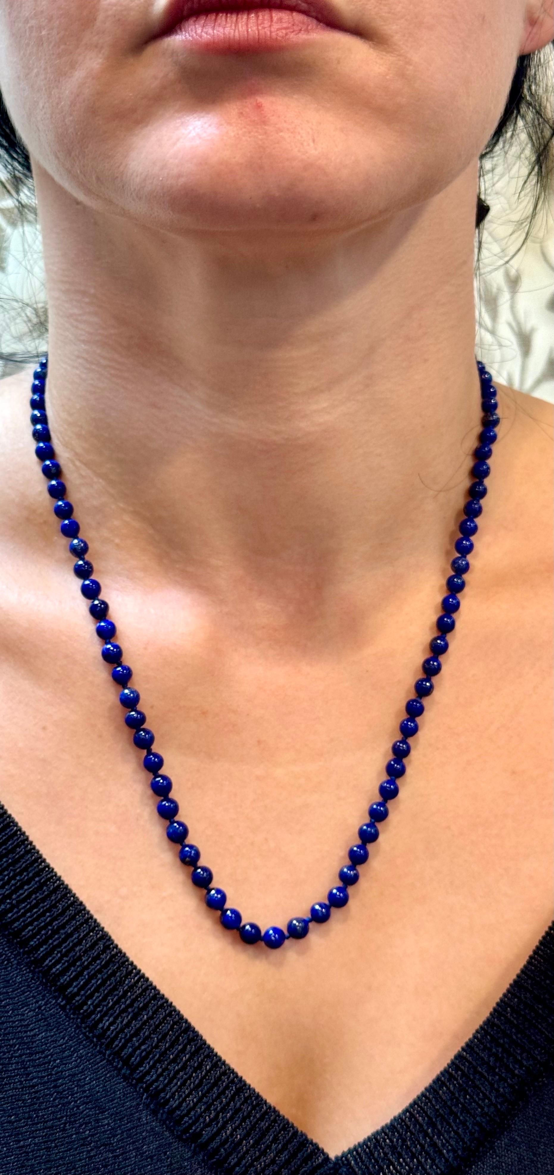 Collier vintage à un seul brin en lapis-lazuli avec fermoir en or jaune 14 carats en vente 8