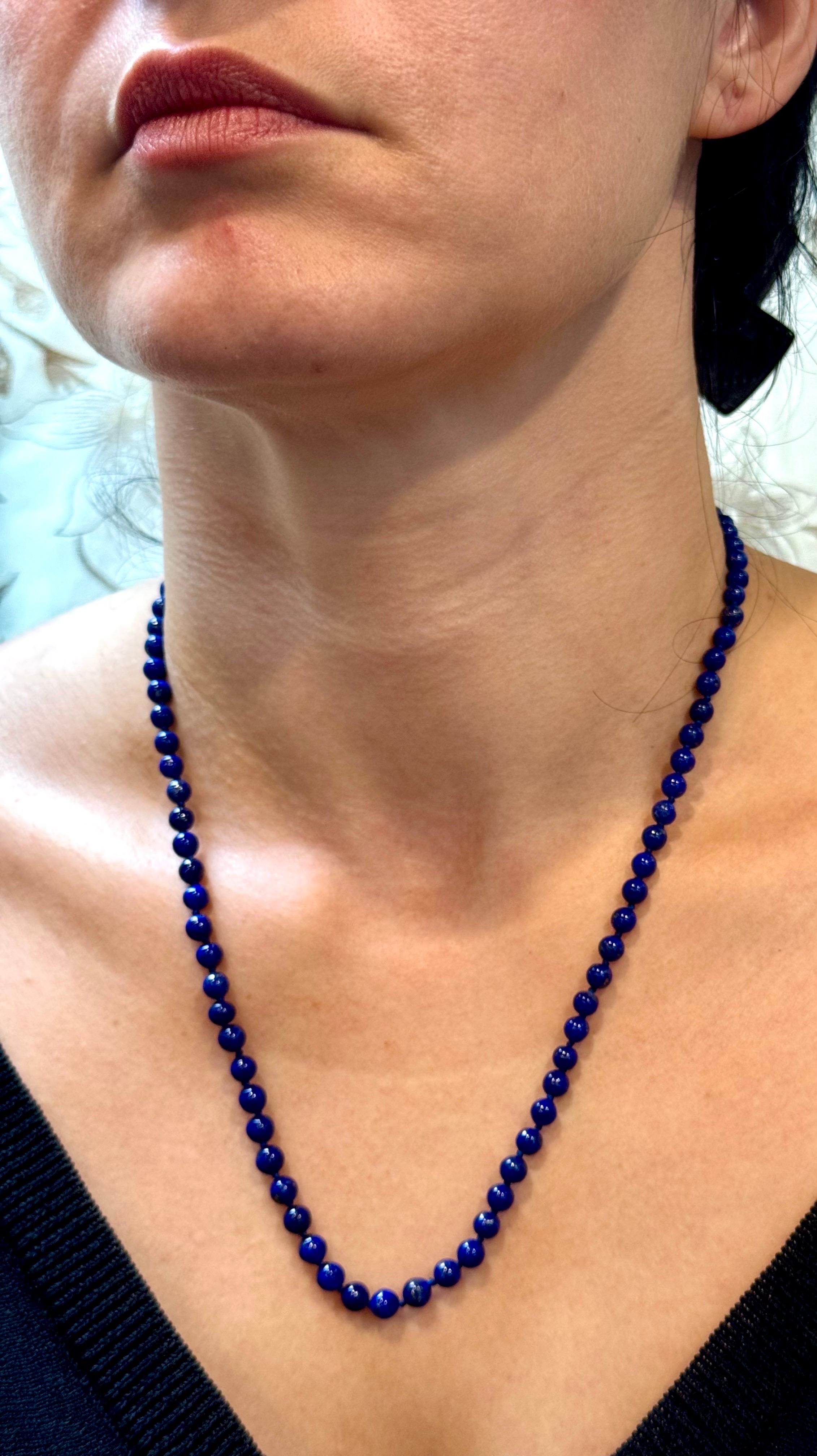 Collier vintage à un seul brin en lapis-lazuli avec fermoir en or jaune 14 carats en vente 7