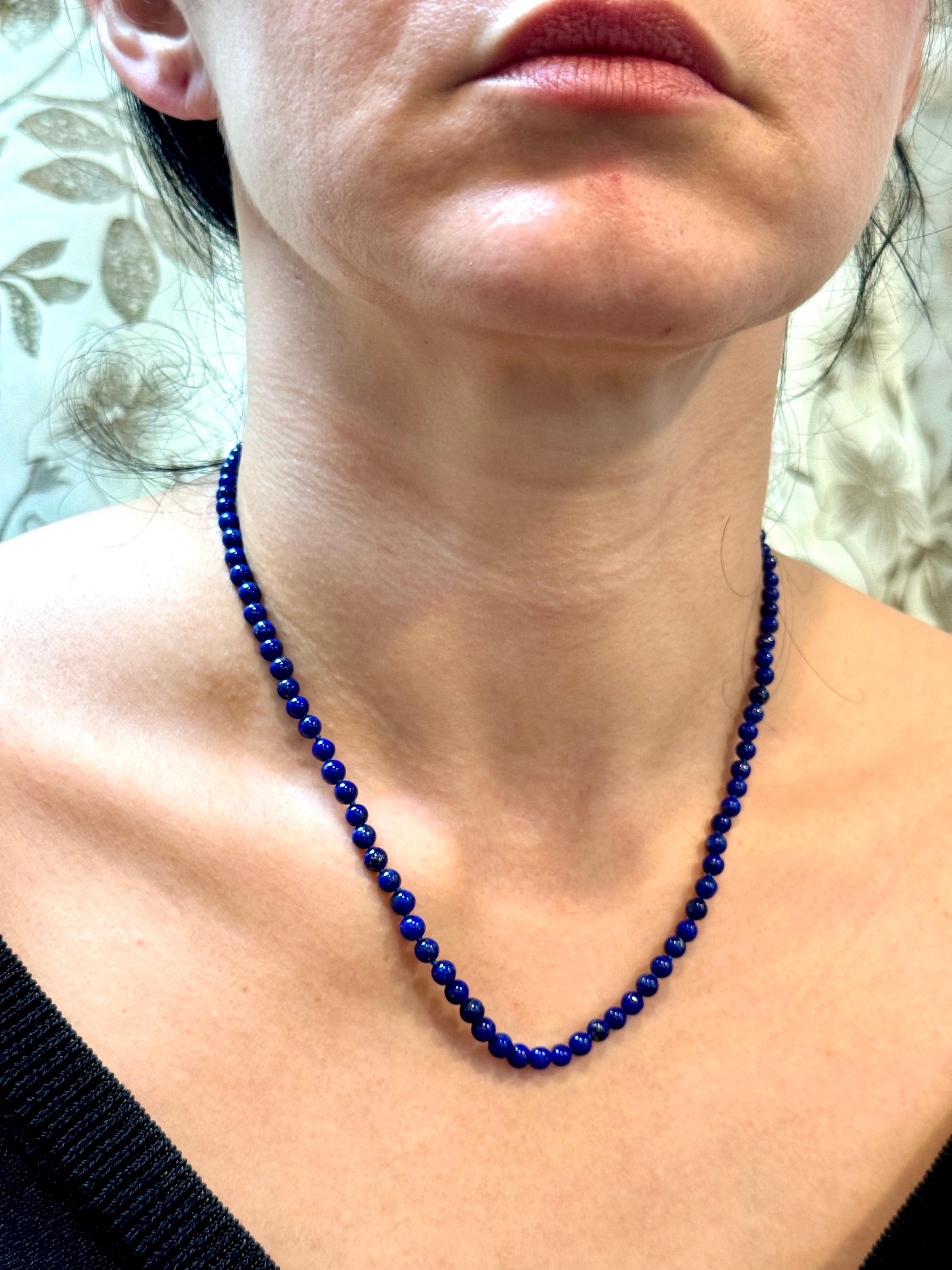 Collana uniforme d'epoca in Lapislazzuli a filo singolo con chiusura in oro giallo 14 kt in vendita 5