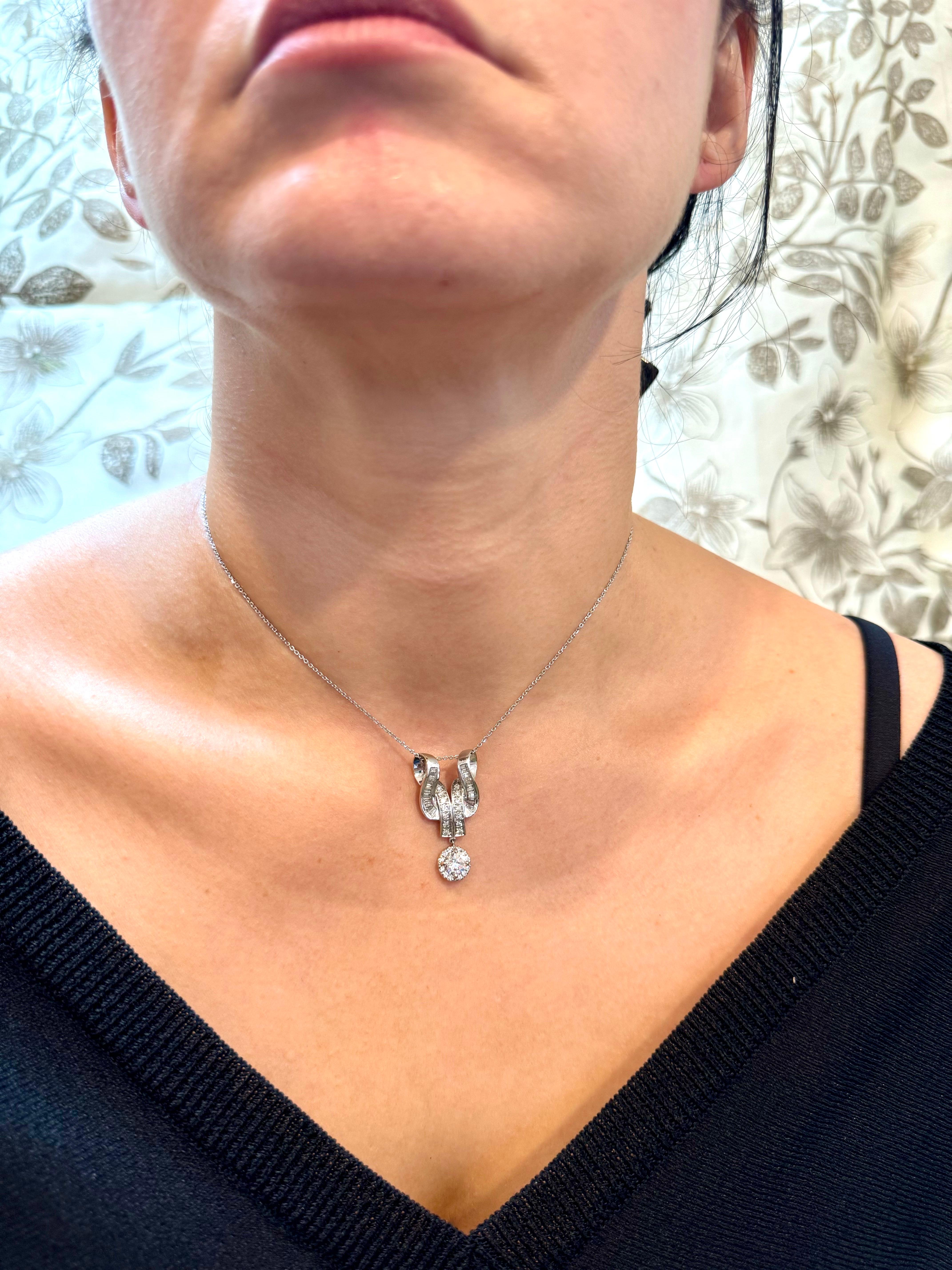 Ciondolo vintage con diamante solitario da 2,55 carati e diamante da 0,90 carati in oro bianco 14 K. in vendita 6