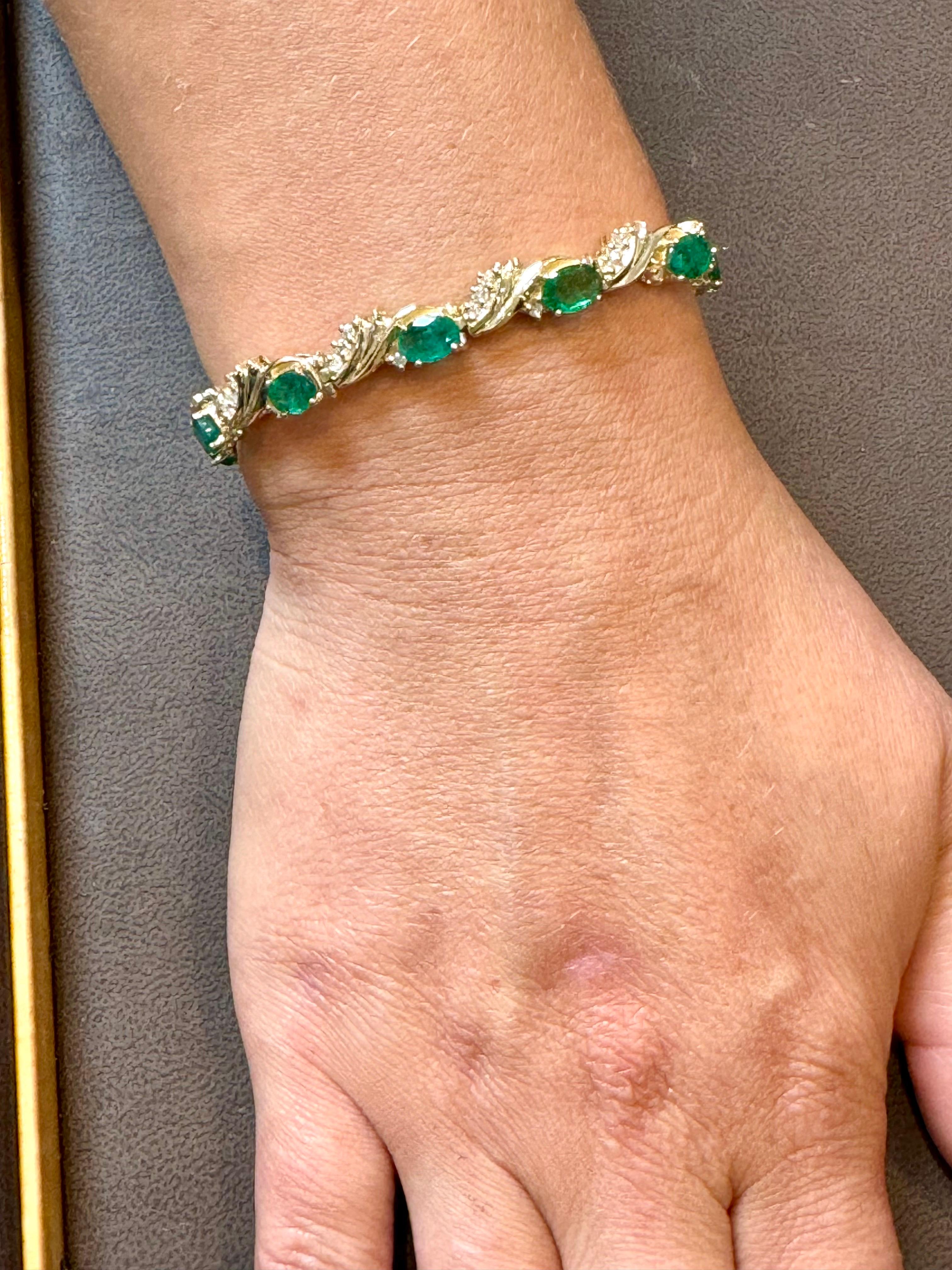 10 Carat Emerald 1.3 Carat Diamond Affordable Tennis Bracelet 14 K Yellow  Gold For Sale 9