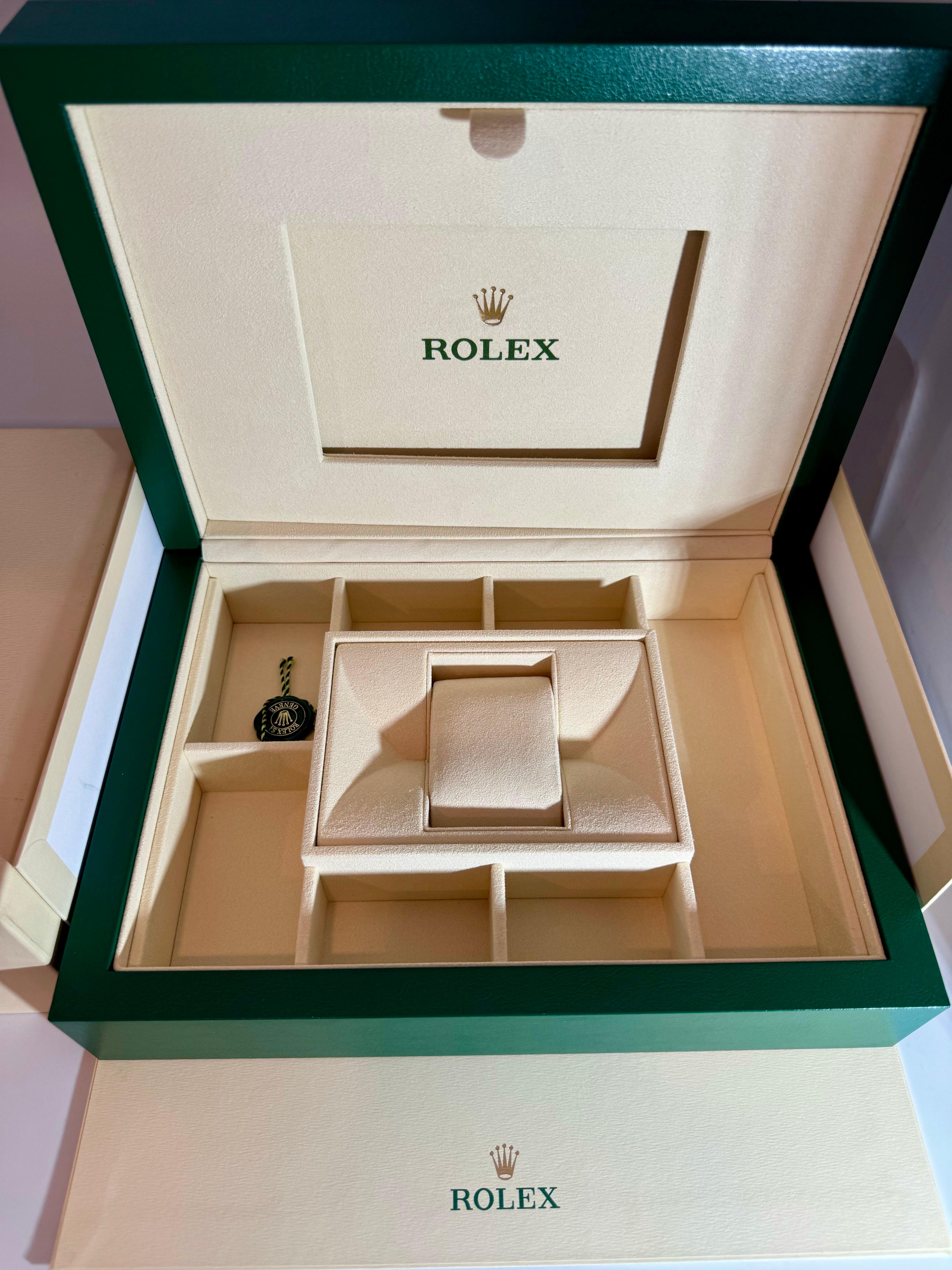 Rolex Watch Box, New Creme Empty Acs. Oyster Perpetual Daytona GMT Datejust For Sale 3