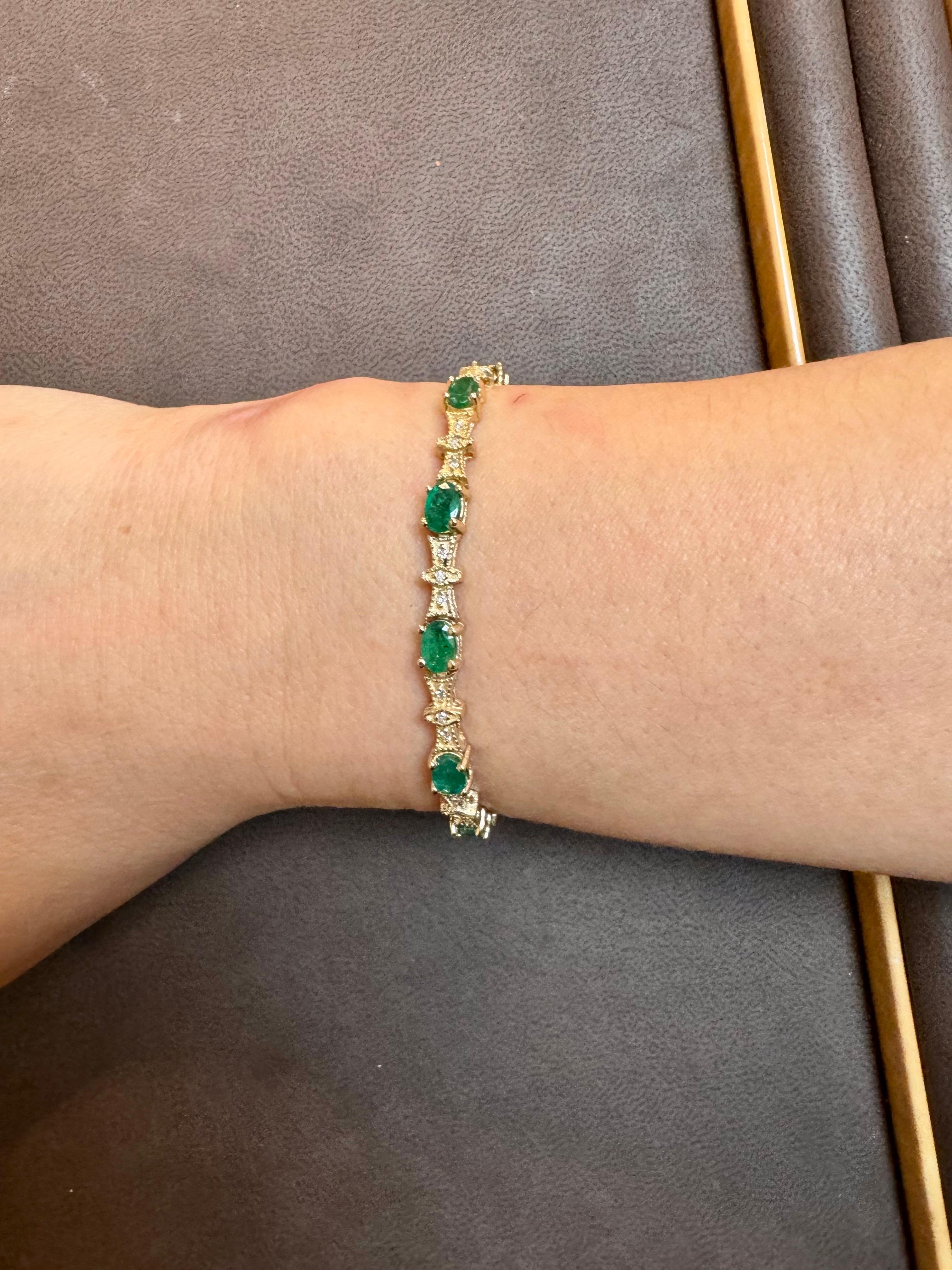 5 Carat Emerald Tennis Bracelet 14 Karat Yellow Gold, 6.5 Inch For Sale 8