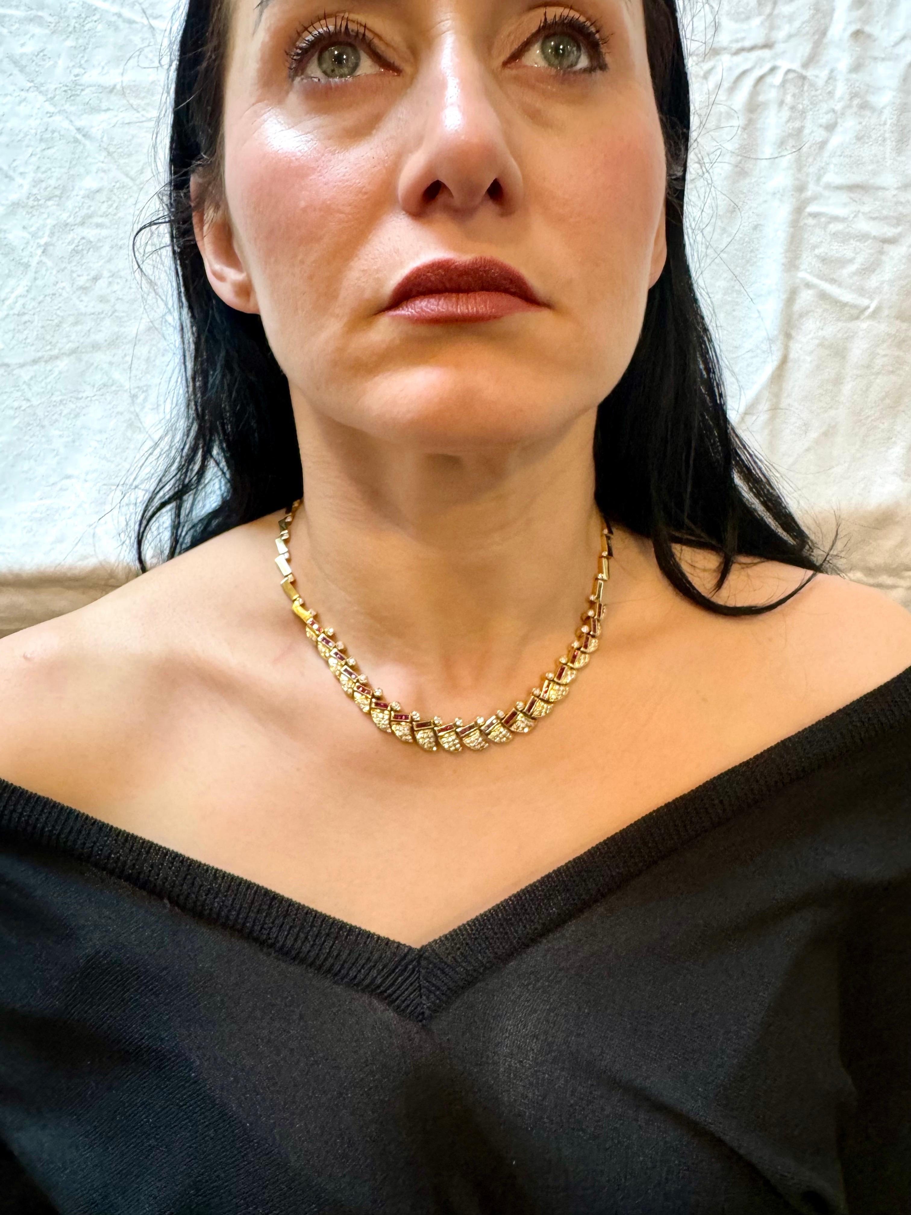 Collar de Rubí Natural de 3 Ct y Diamantes de 4 Ct Oro Amarillo de 18 Kilates  75 Gramos, 18 Inc en venta 7