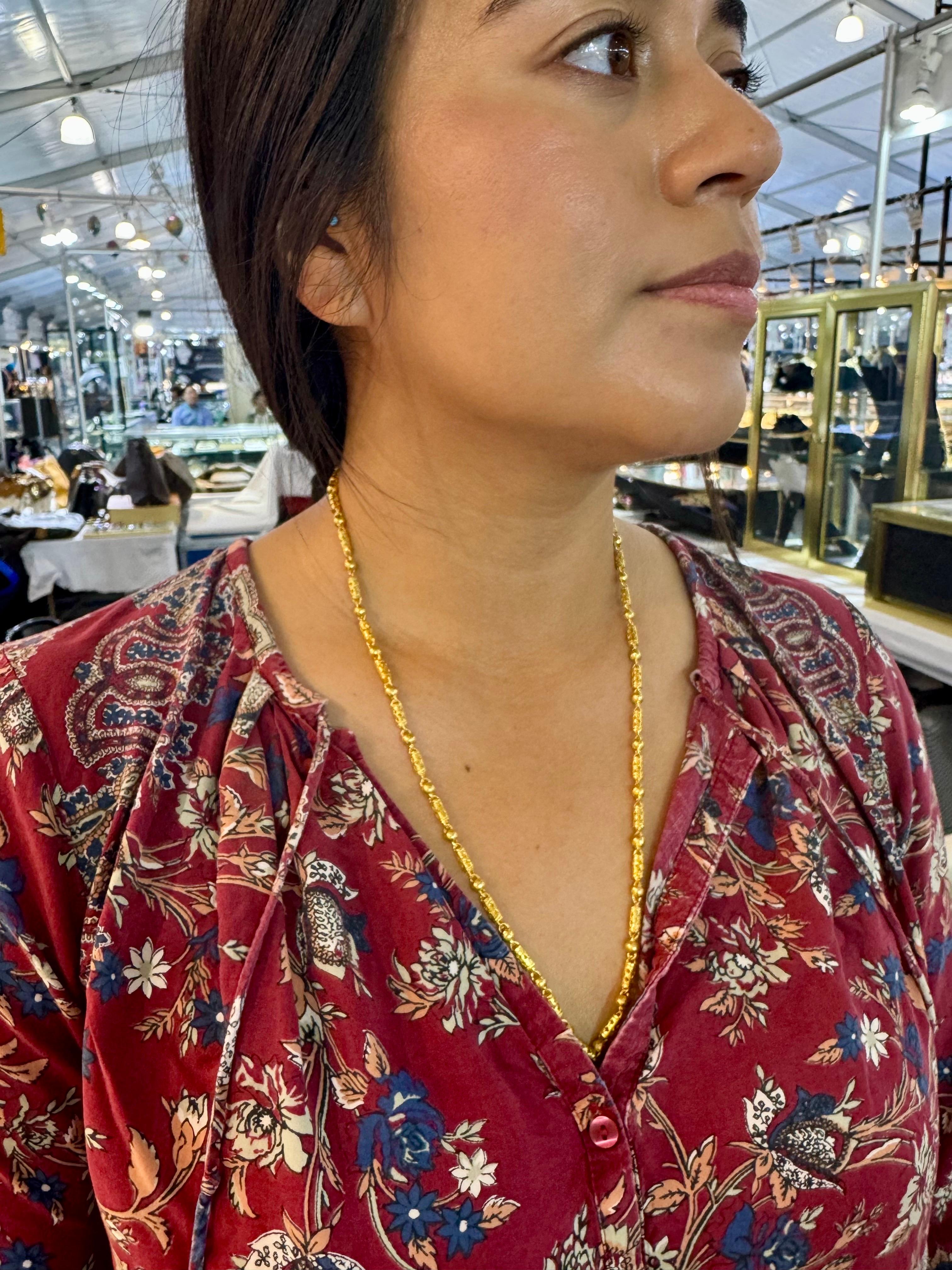 Vintage 31.5 Gm Pure 24 Karat Yellow Gold Handmade  Chain 22 inch long For Sale 10