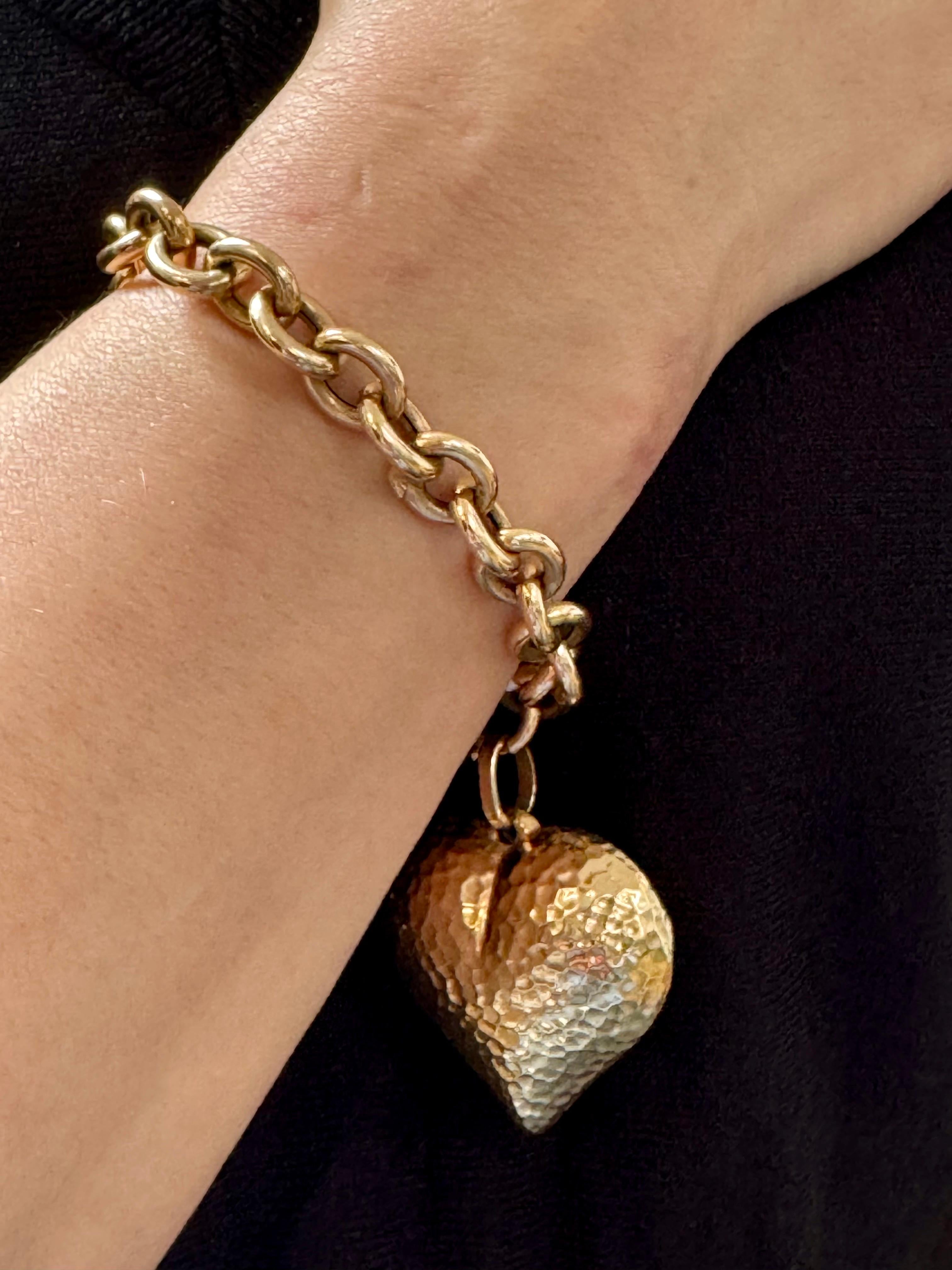 Vintage 14 Karat Yellow Gold 24.3 Gm Link Bracelet for Charms with Heart Charm For Sale 9