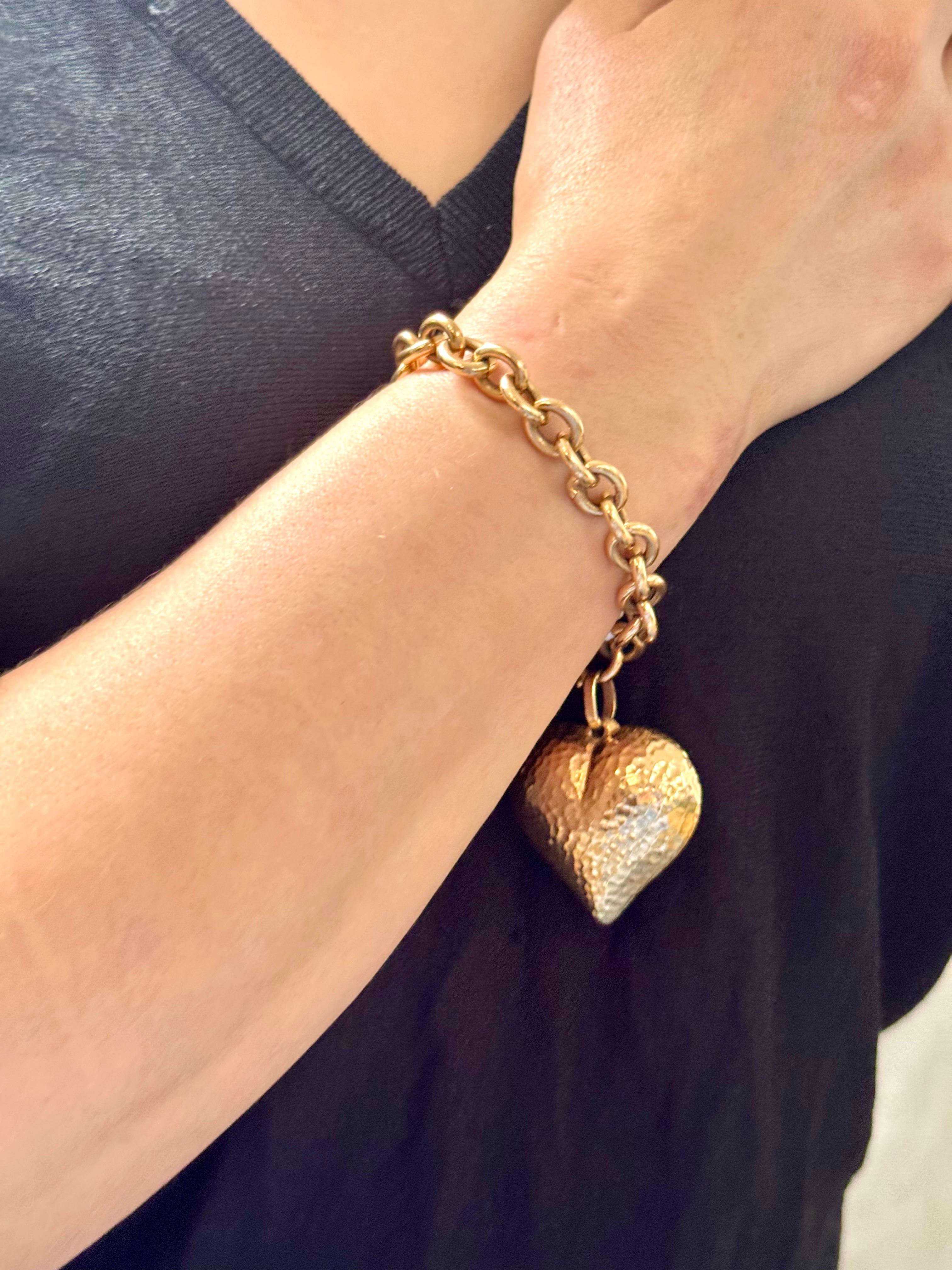 Vintage 14 Karat Yellow Gold 24.3 Gm Link Bracelet for Charms with Heart Charm For Sale 12