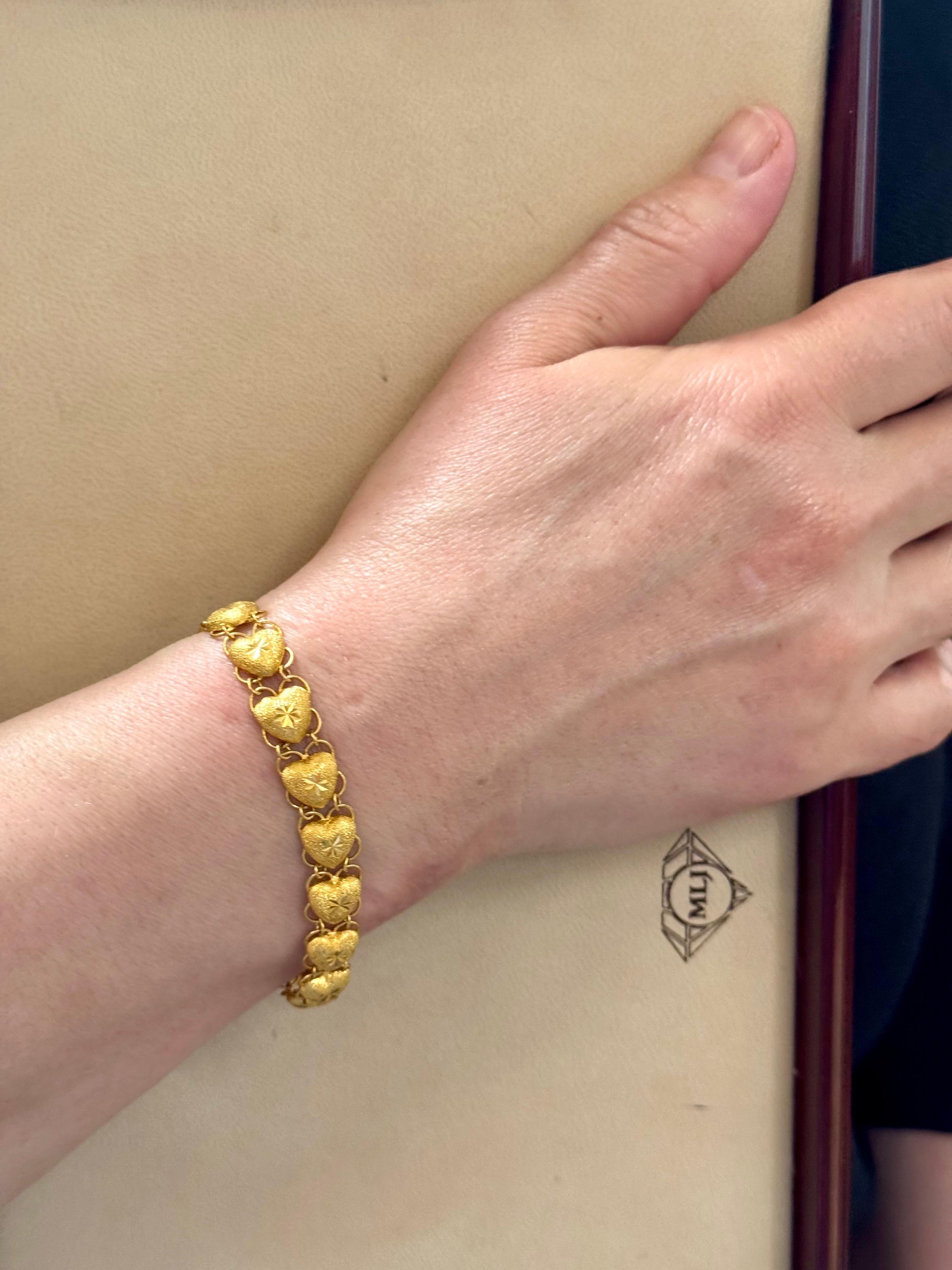Heart Link 24 Karat Pure Yellow Gold Solid Bracelet, 16.5 Gm, 6.8 INCH For Sale 8