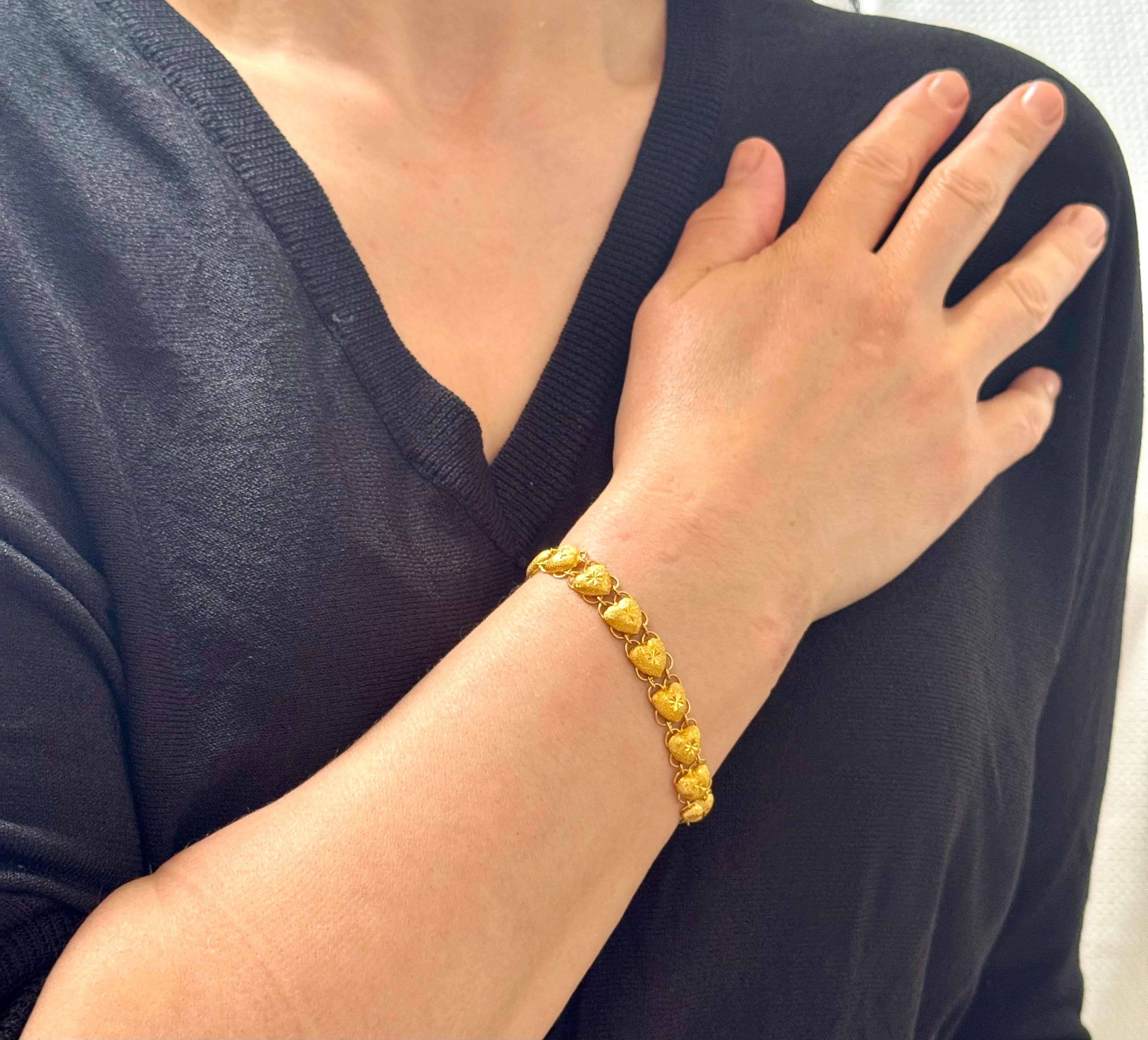 Heart Link 24 Karat Pure Yellow Gold Solid Bracelet, 16.5 Gm, 6.8 INCH For Sale 7