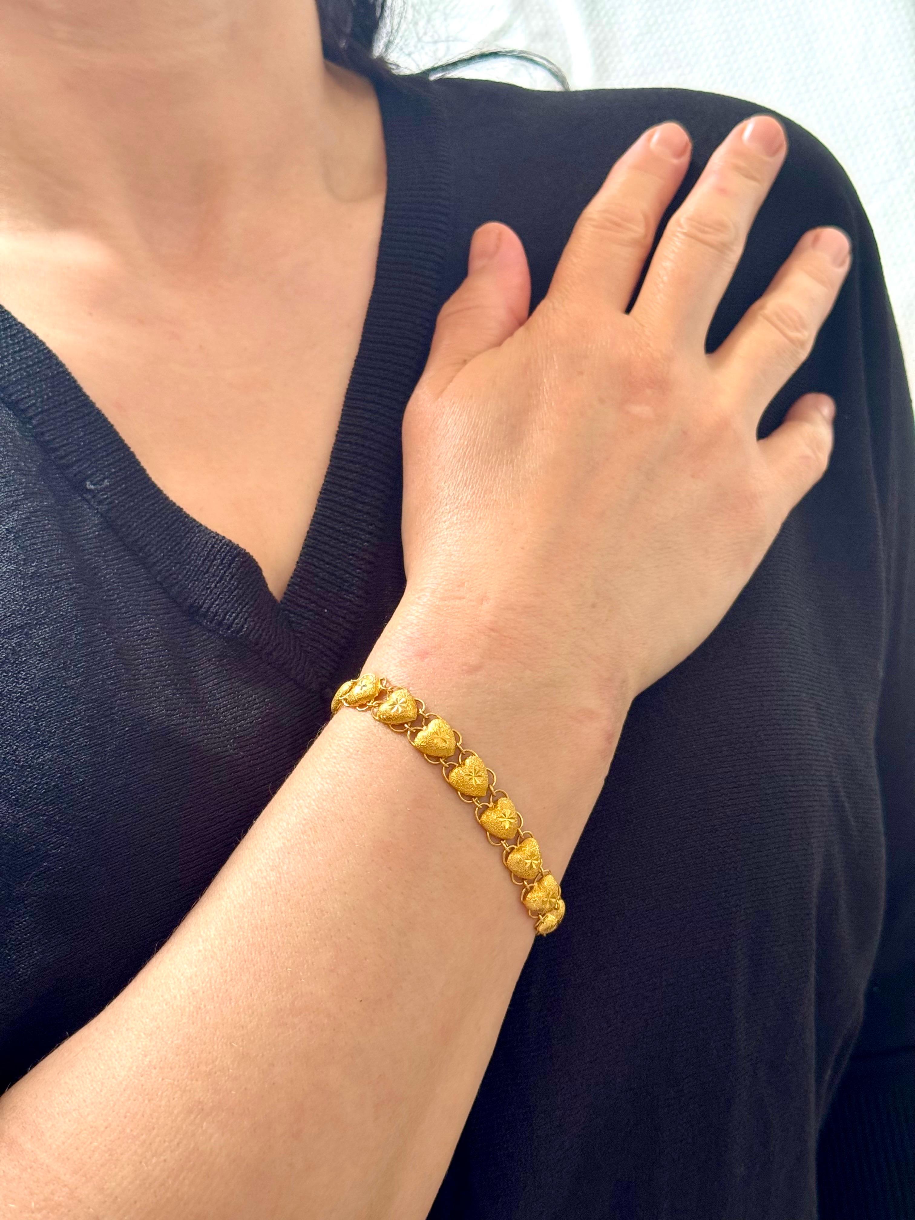 Heart Link 24 Karat Pure Yellow Gold Solid Bracelet, 16.5 Gm, 6.8 INCH For Sale 10