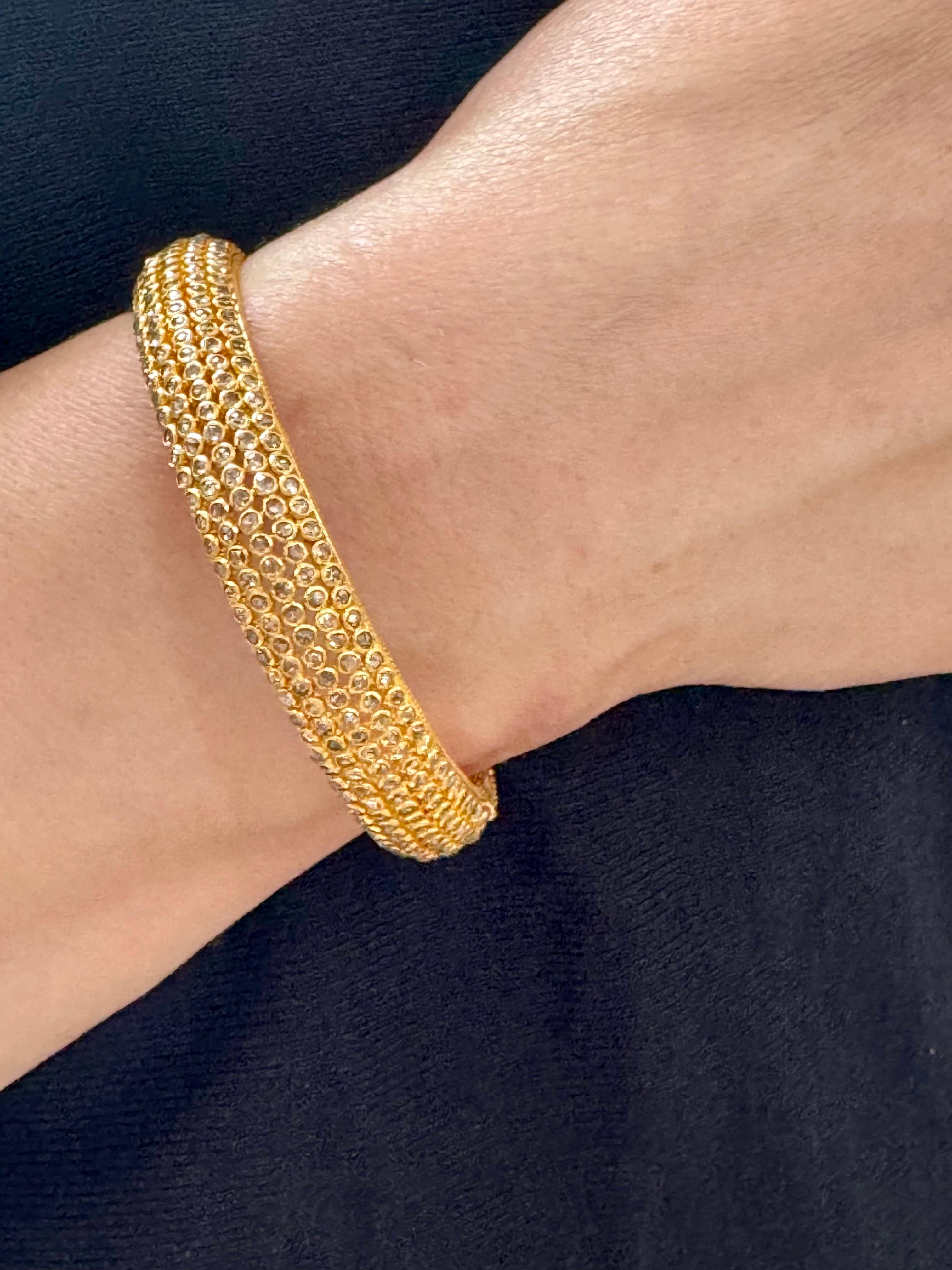 Vintage Eternity-Armreif aus 22 Karat Gelbgold mit 27,6 Gramm, mit 10,77 CH im Angebot 11