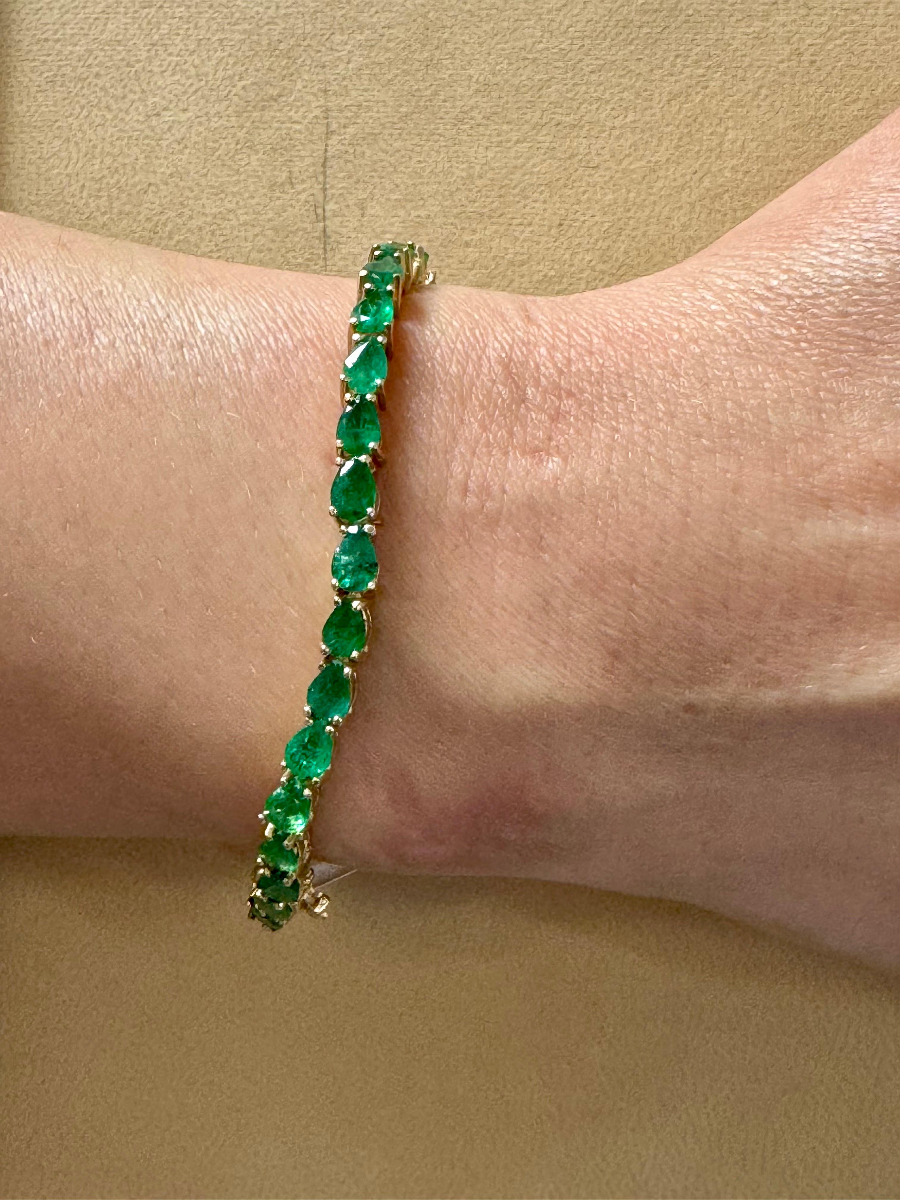 Bracciale tennis con smeraldo a forma di pera naturale da 16 carati in oro giallo 14 Kt 7