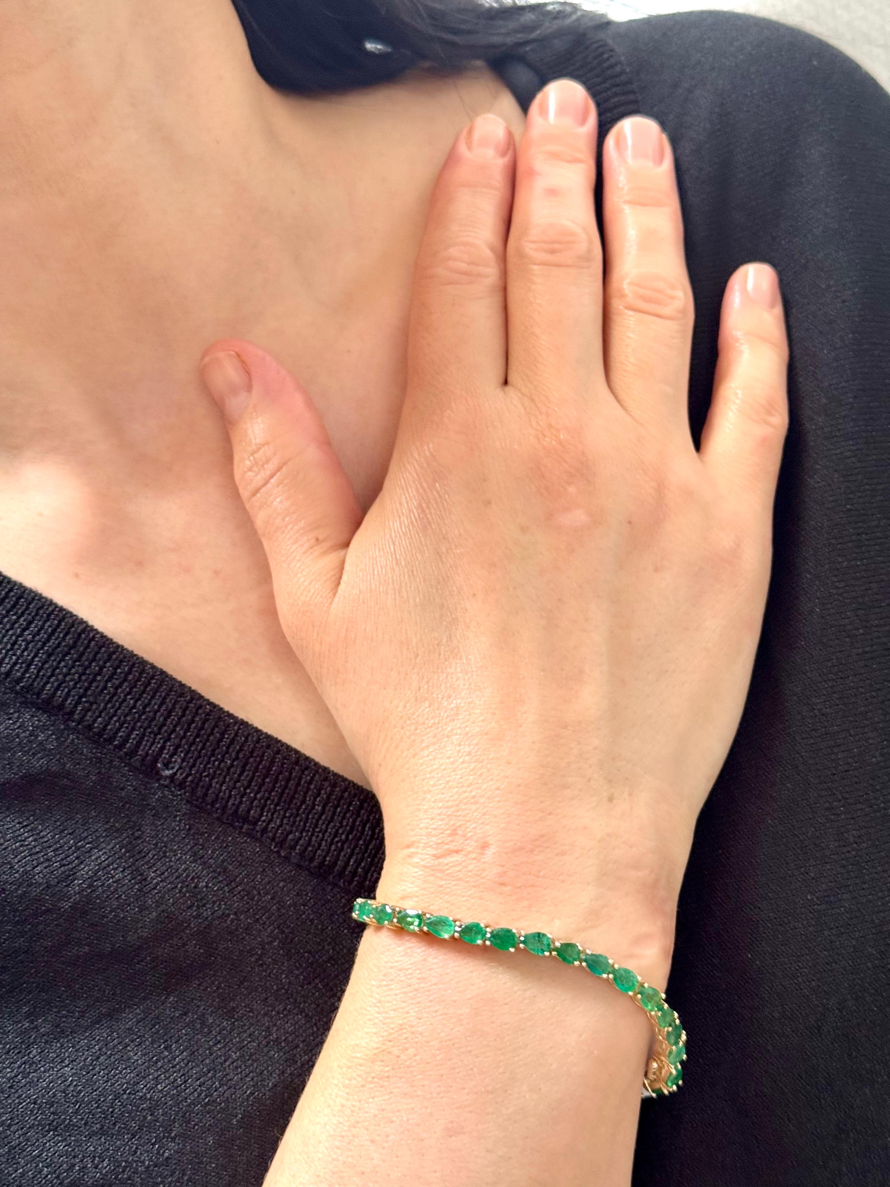 Bracciale tennis con smeraldo a forma di pera naturale da 16 carati in oro giallo 14 Kt 7