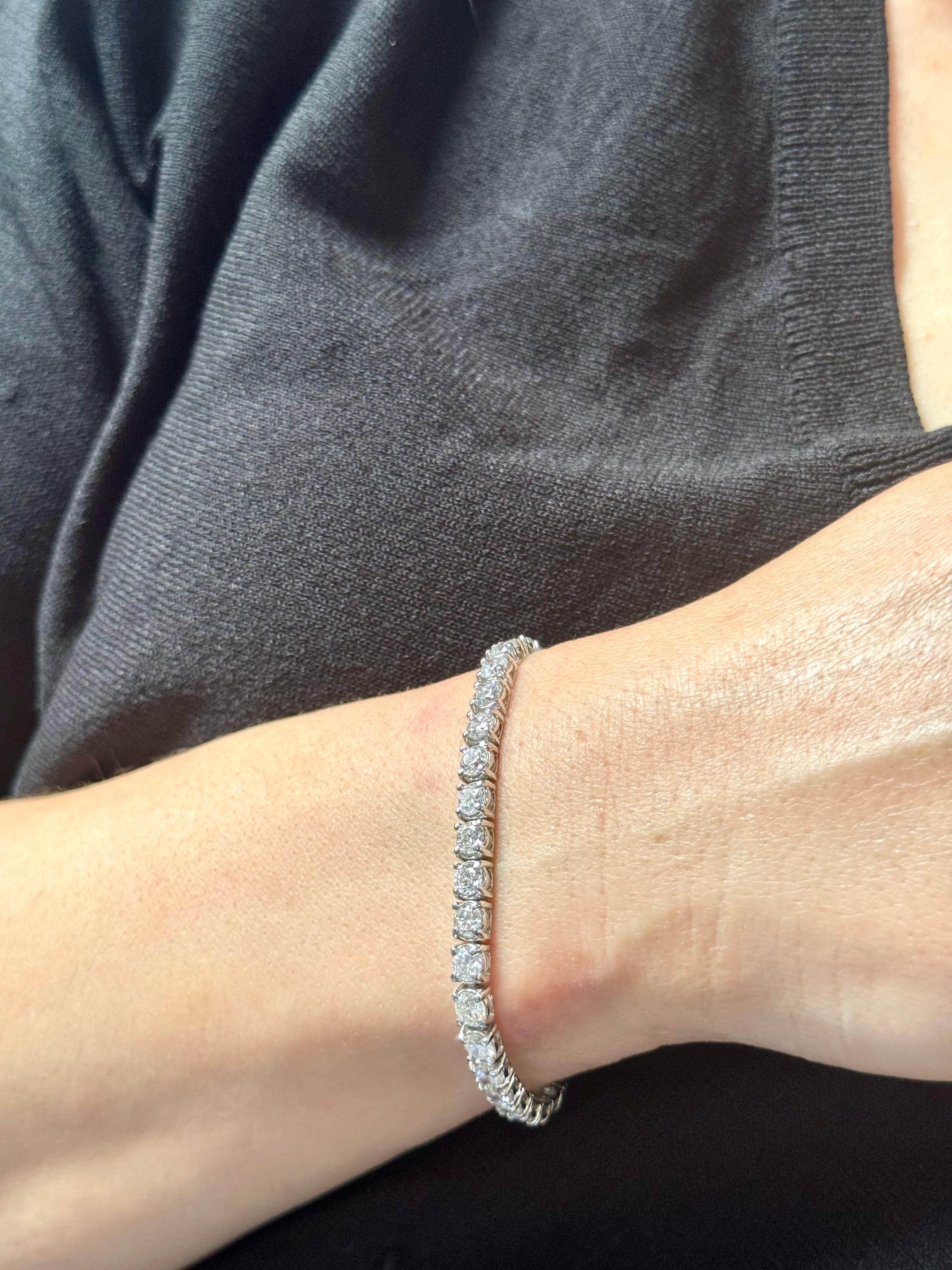 40 Round Diamond 25 Pointer Each Tennis Bracelet in 14 Karat Gold 10 Carat 7 