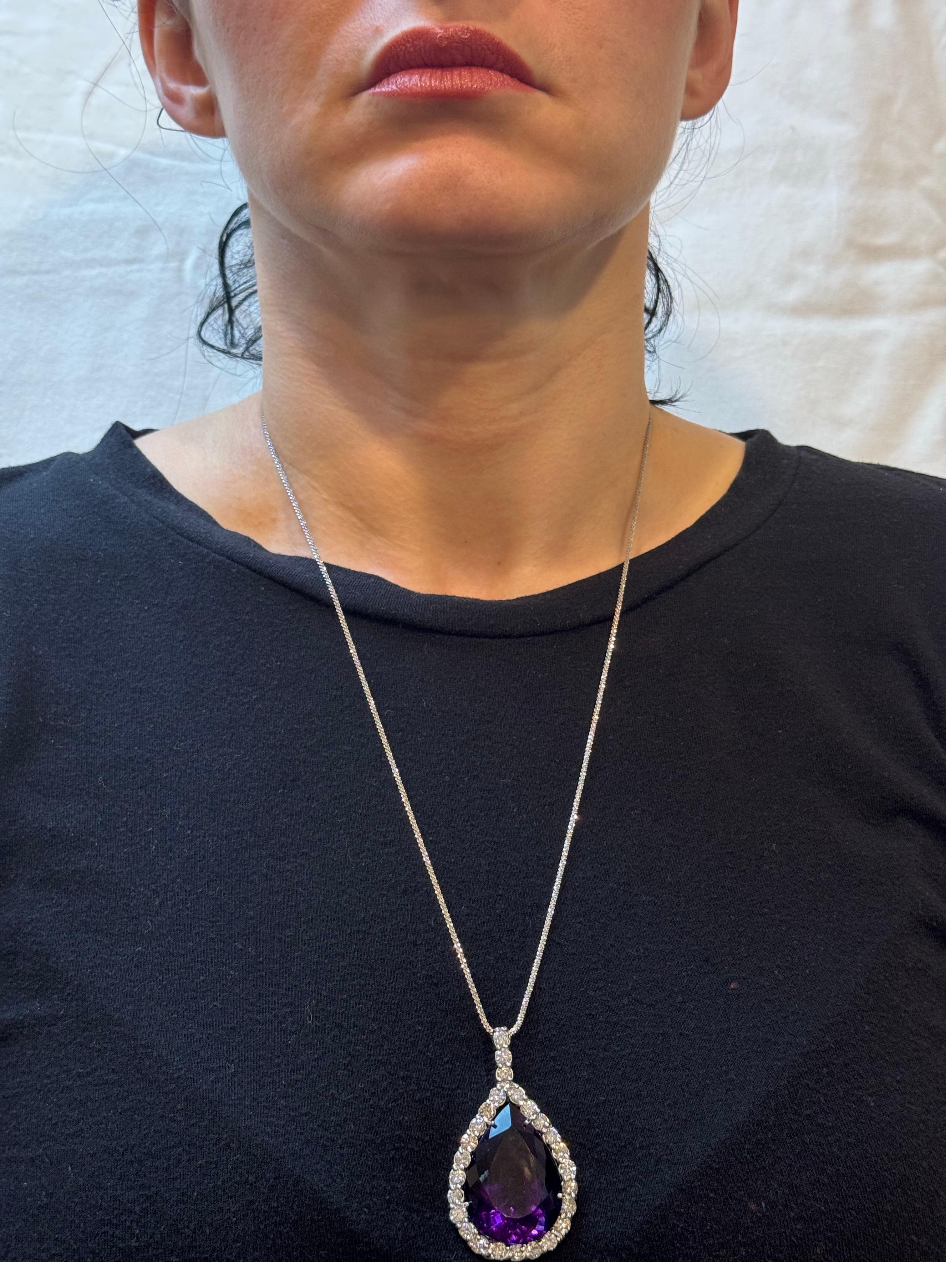 Collier pendentif en or blanc 14 carats, améthyste 65 carats et diamants 8,5 carats en vente 7