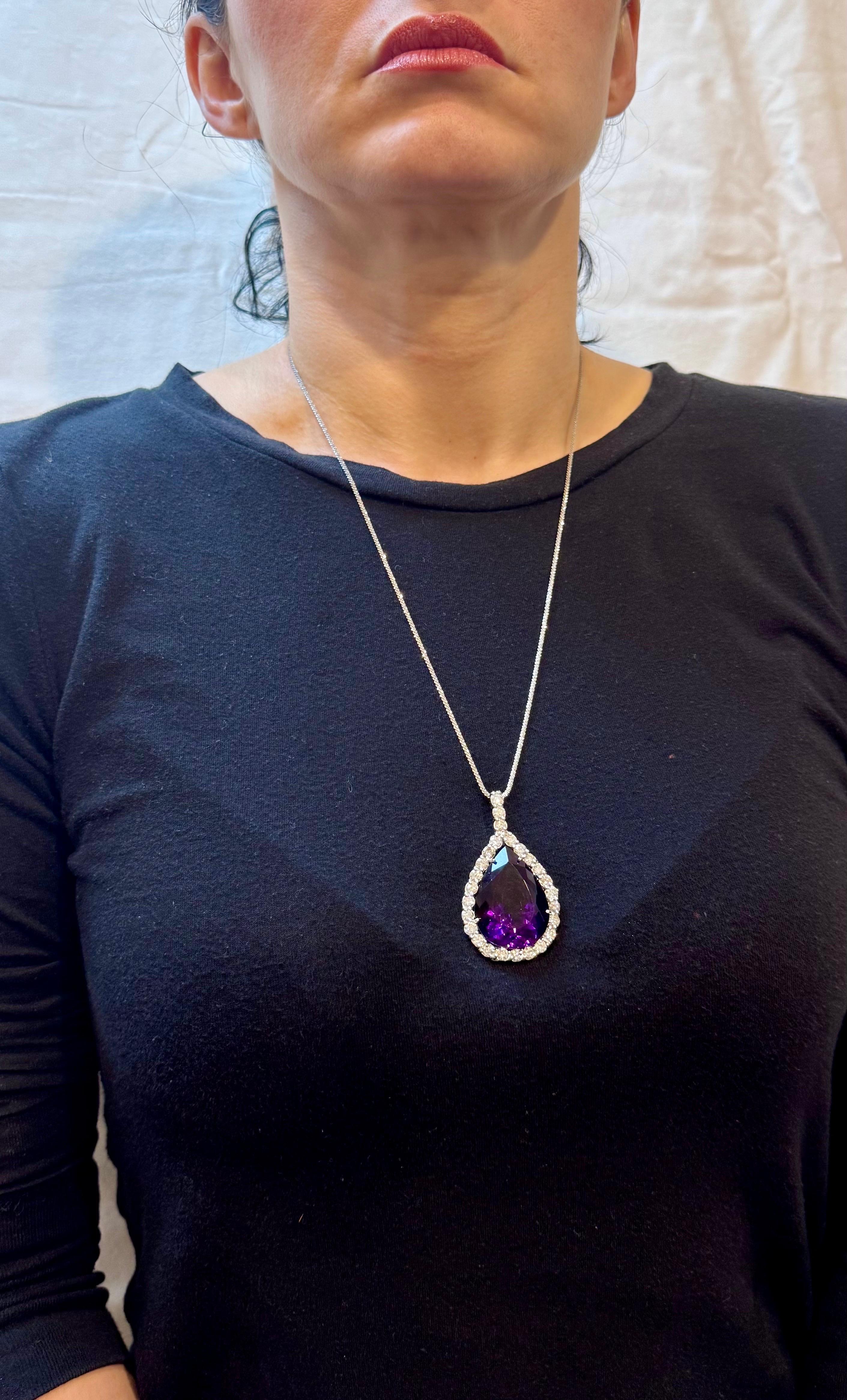 Collier pendentif en or blanc 14 carats, améthyste 65 carats et diamants 8,5 carats en vente 8