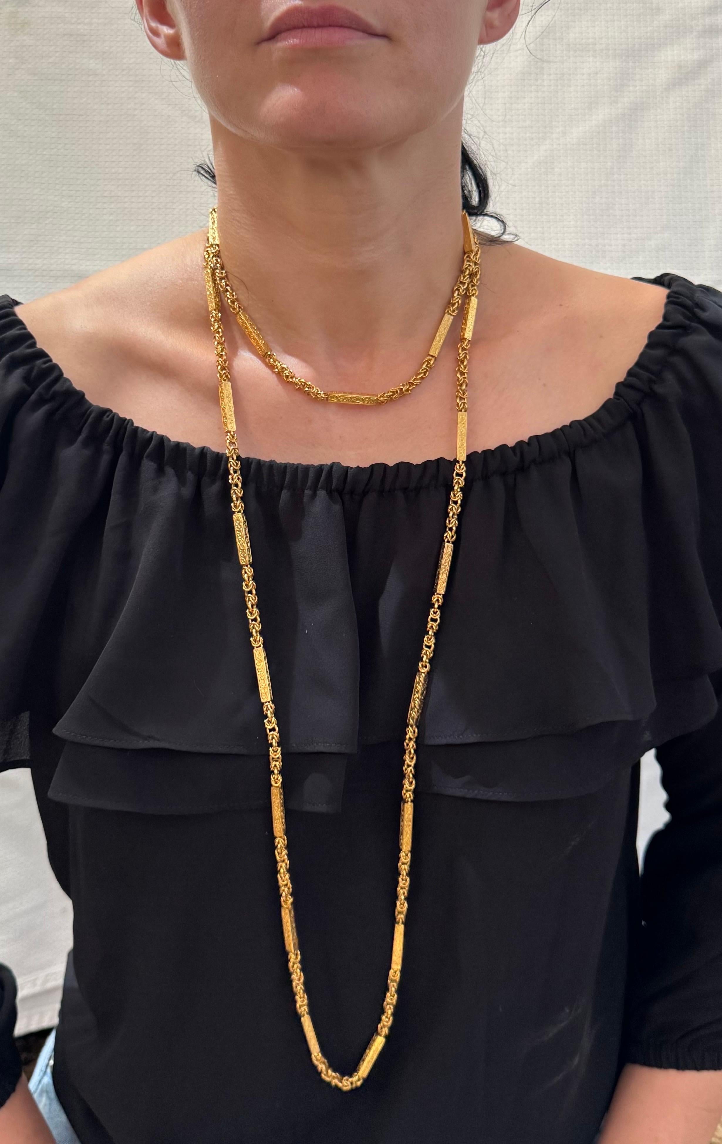 Vintage 63 Gm 18 Karat Yellow Gold Handmade Chain 30 Inch Unique Opera Length en vente 7