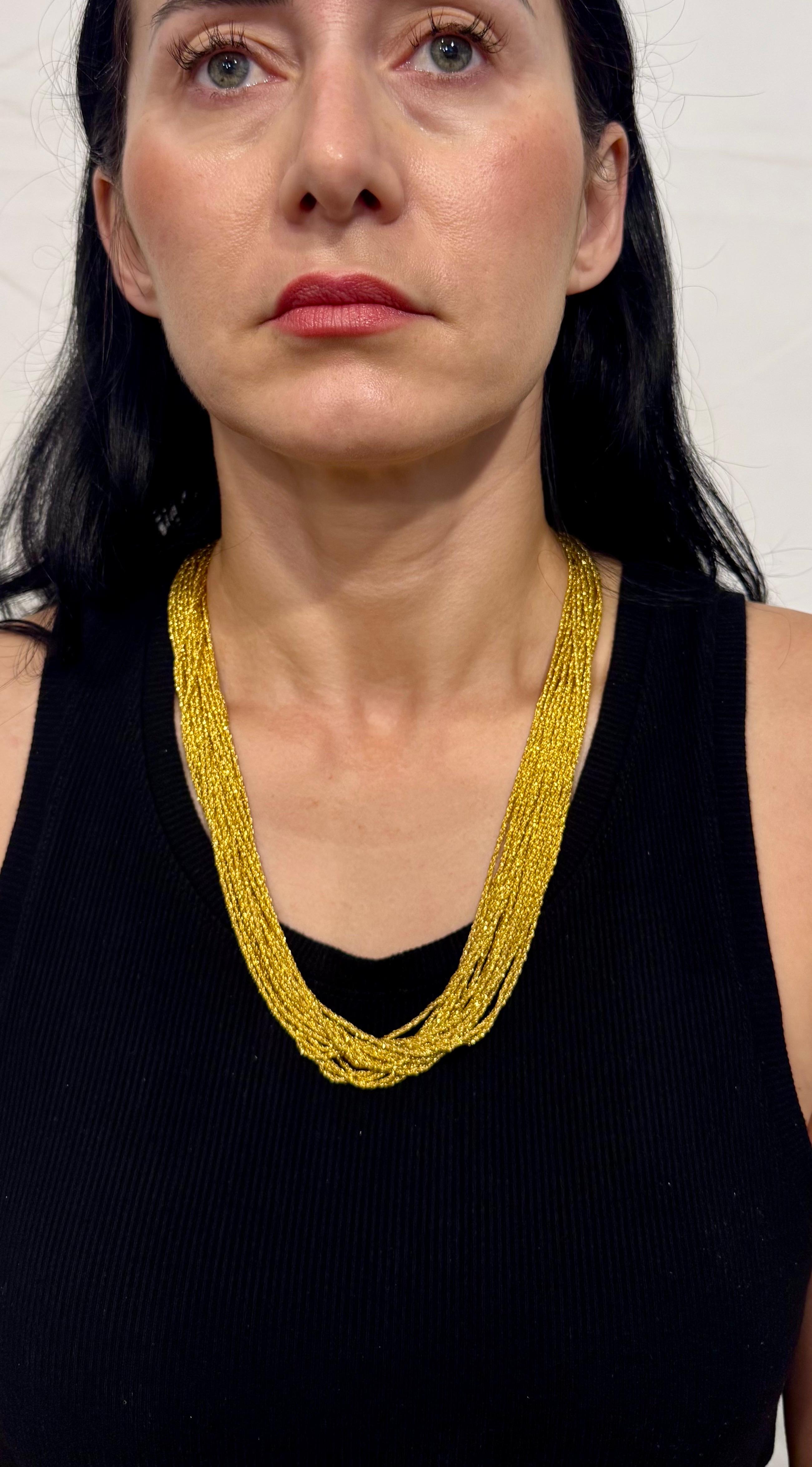 158 gm di oro 18 carati con 18 fili di collana lunga 24