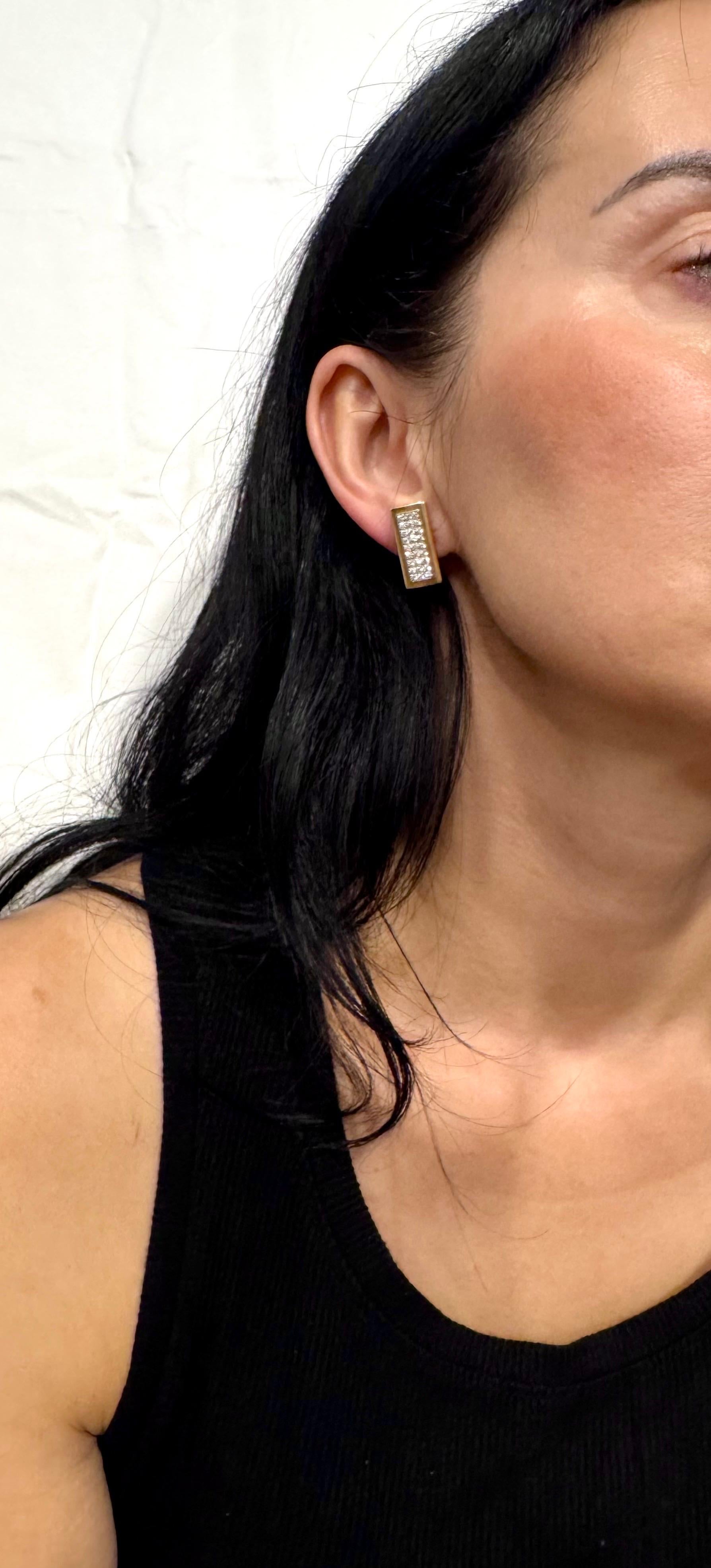 Orecchini da donna con diamante di qualità VS da 2,6 carati, oro giallo 14 carati 9,8 gm in vendita 4