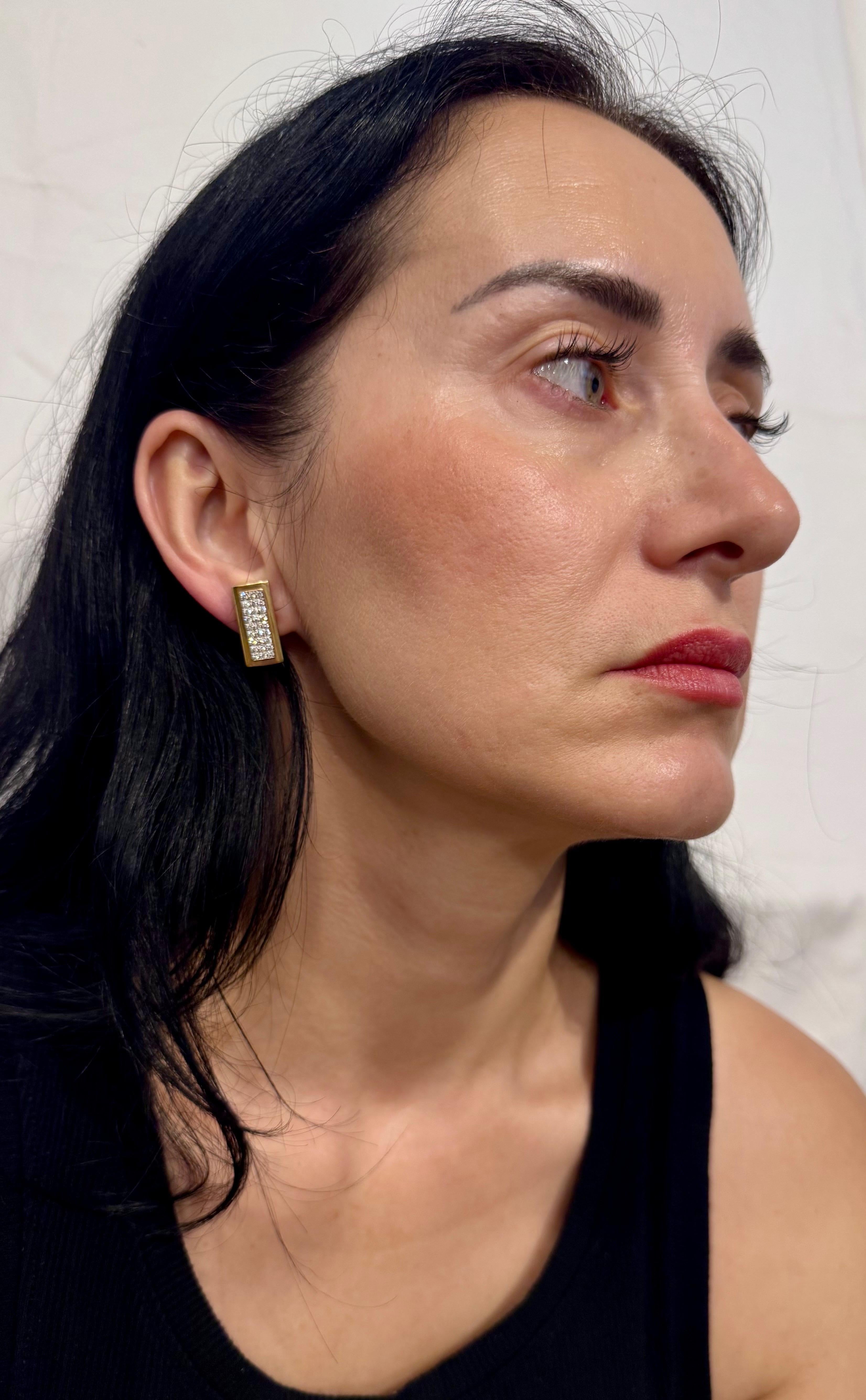 Orecchini da donna con diamante di qualità VS da 2,6 carati, oro giallo 14 carati 9,8 gm in vendita 5