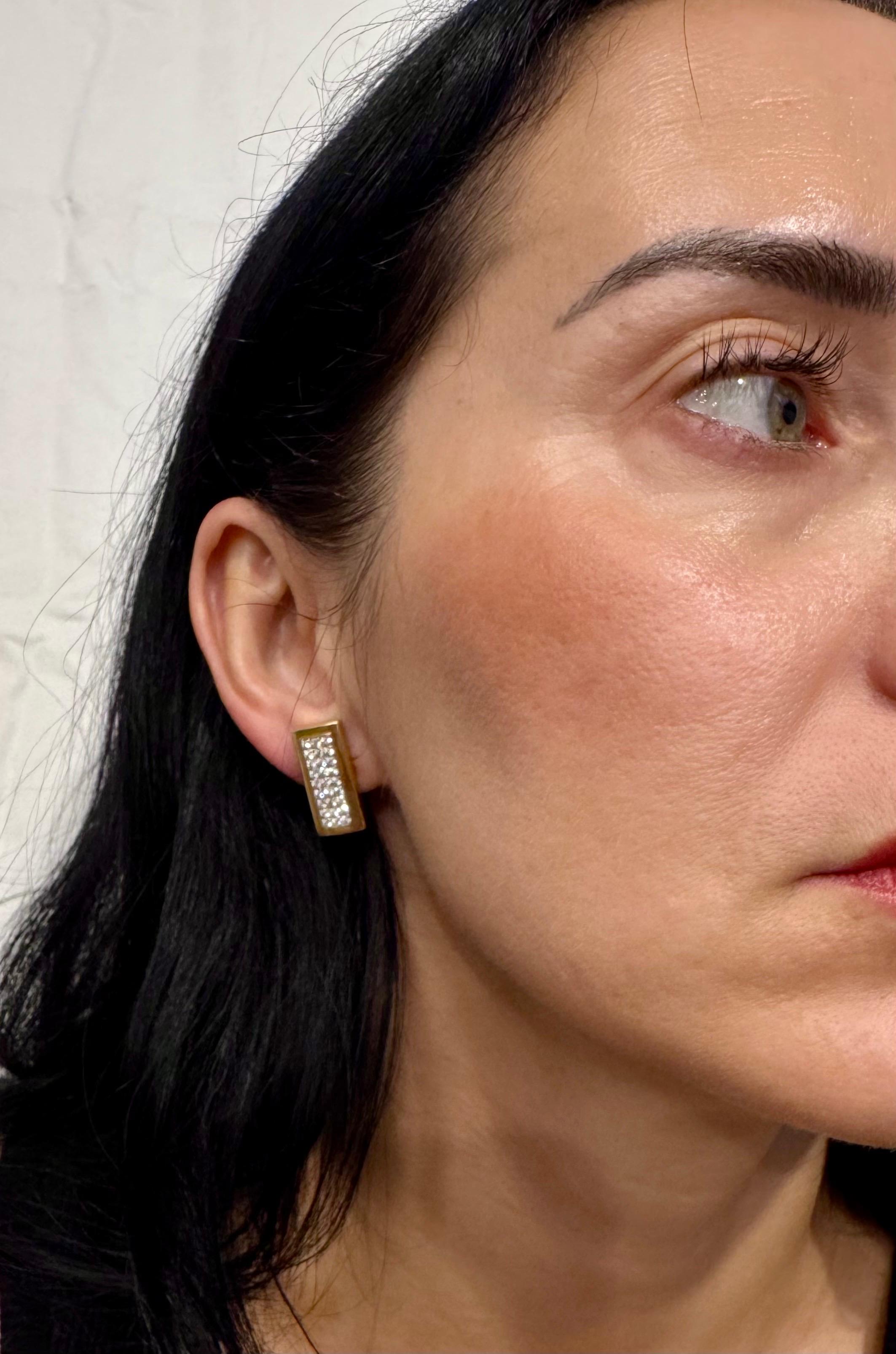 Orecchini da donna con diamante di qualità VS da 2,6 carati, oro giallo 14 carati 9,8 gm in vendita 6