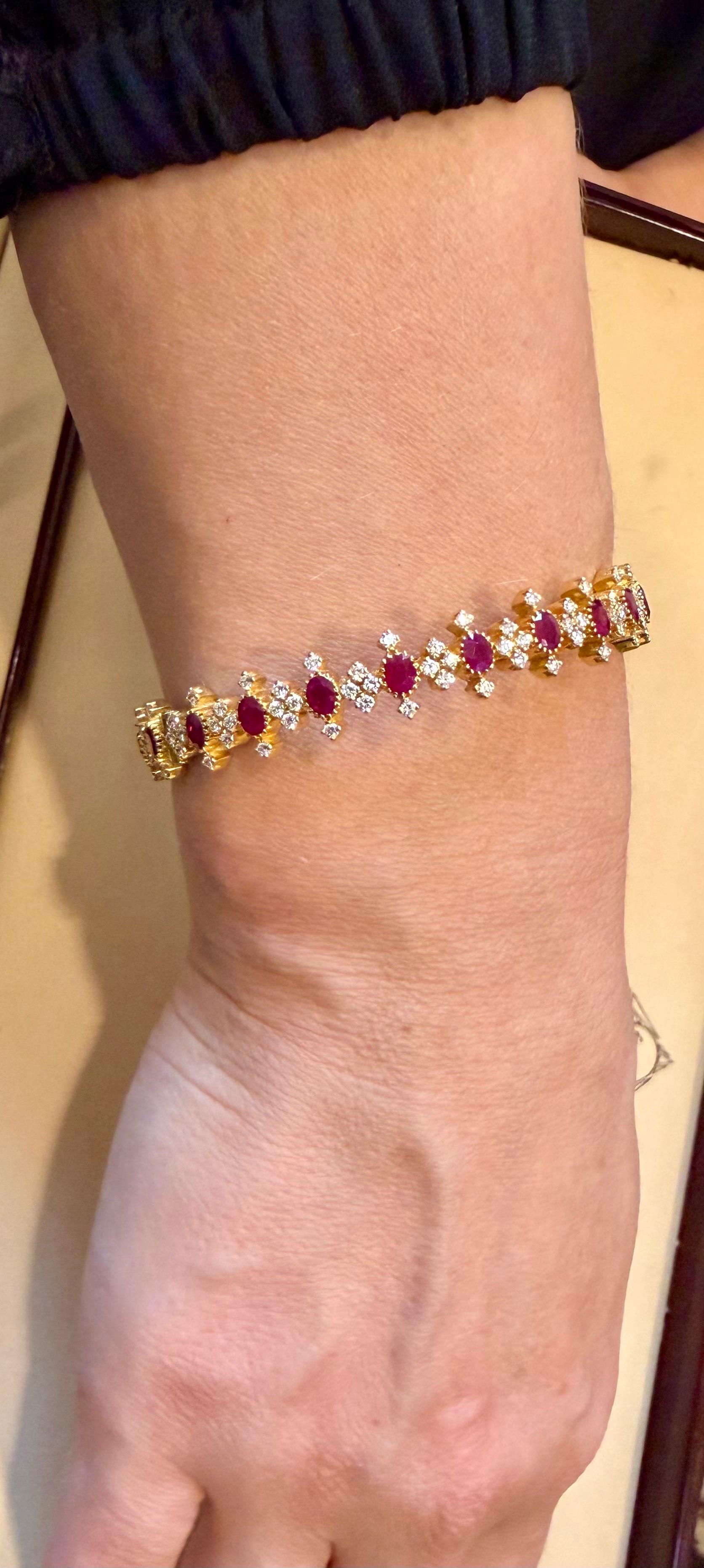 Bracelet en or jaune 22 carats avec rubis naturel et 5 ct de diamants 29.4 grammes en vente 10