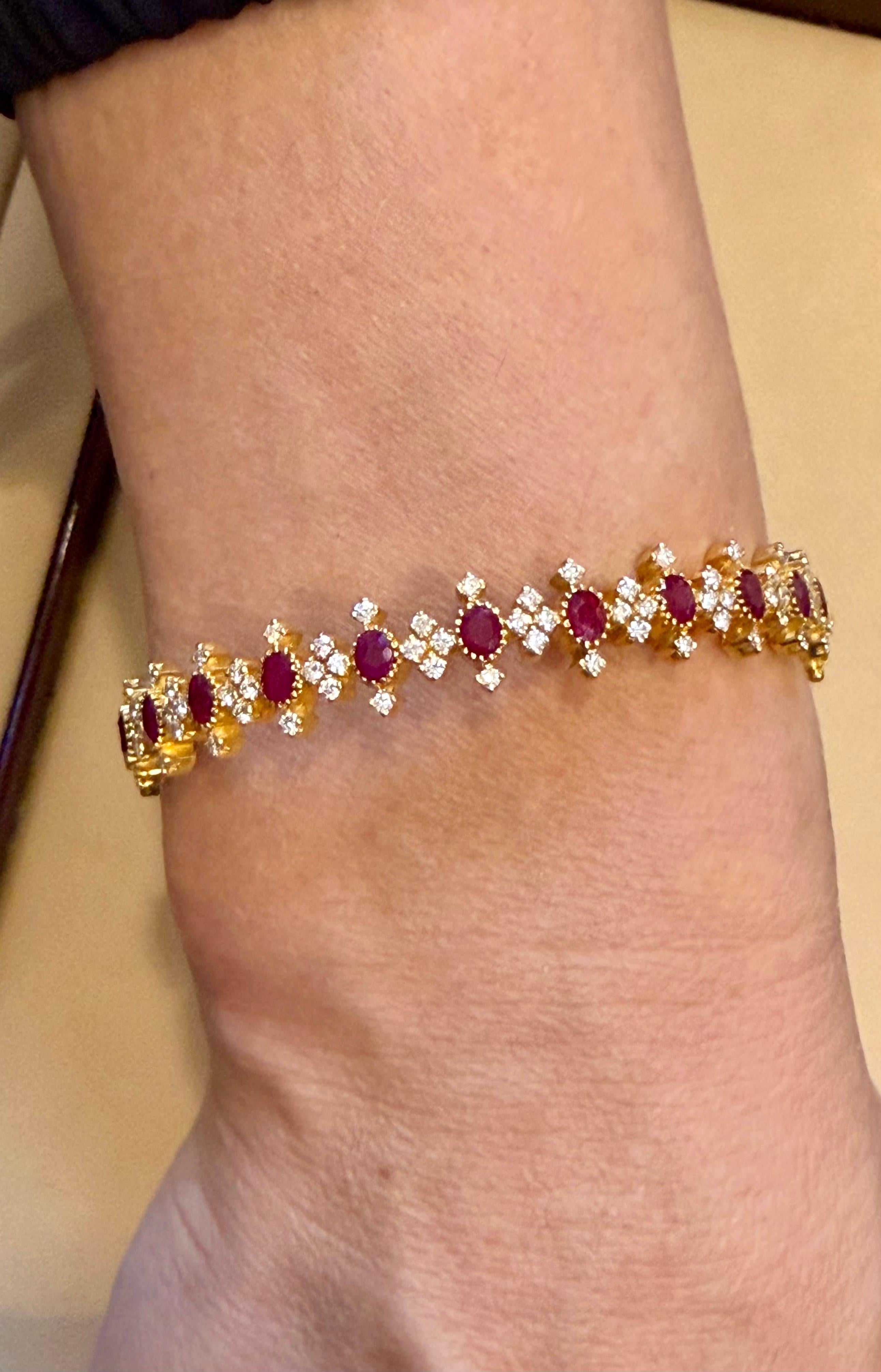 Bracelet en or jaune 22 carats avec rubis naturel et 5 ct de diamants 29.4 grammes en vente 12