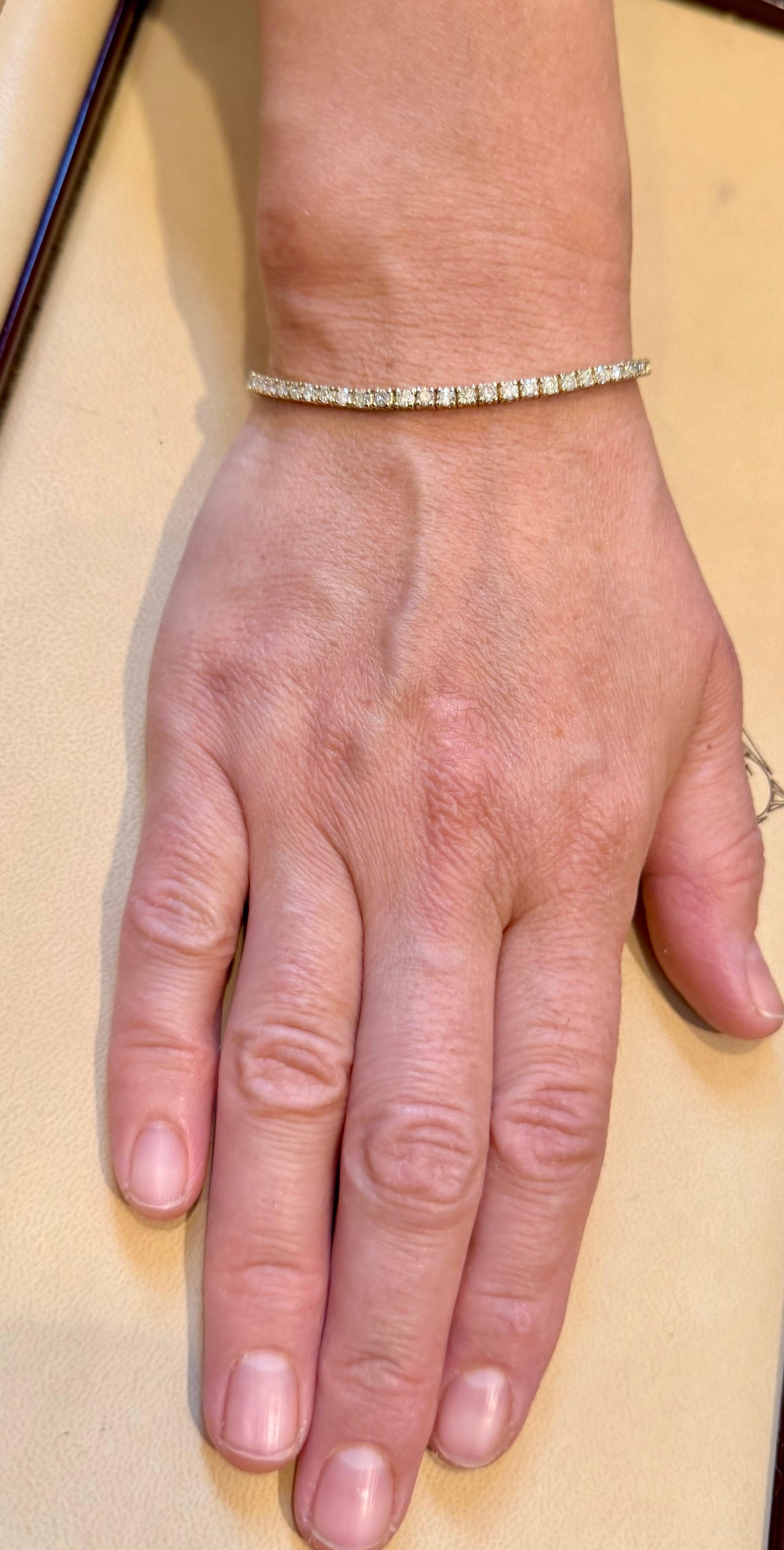 Bracelet de tennis en or jaune avec lignes de diamants ronds 3,85 carats, or jaune 14 K en vente 8