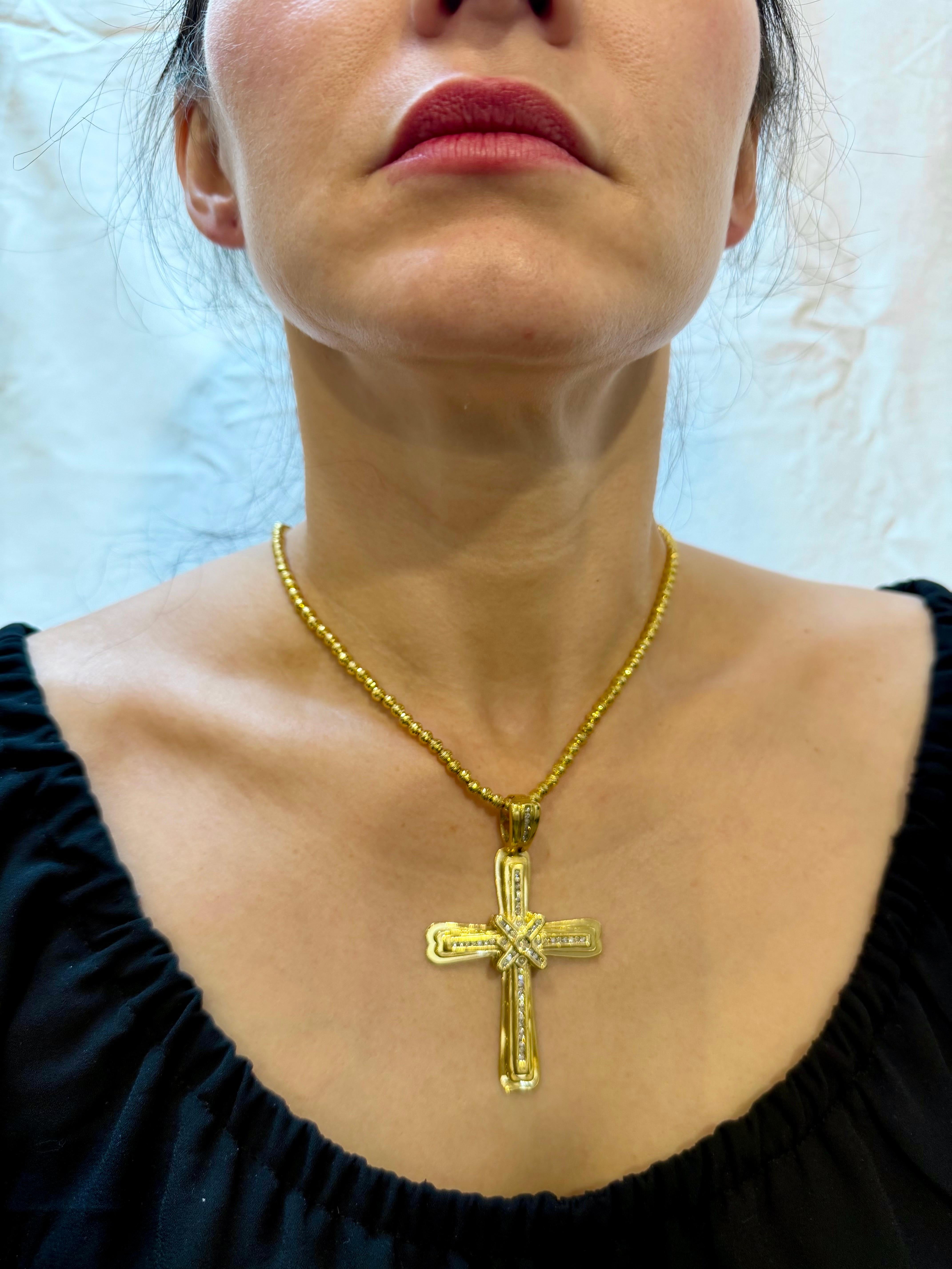 2.8 Ct White Diamond Big Cross Pendentif en or jaune 14 Kt avec Big Bail 21.5gm en vente 8