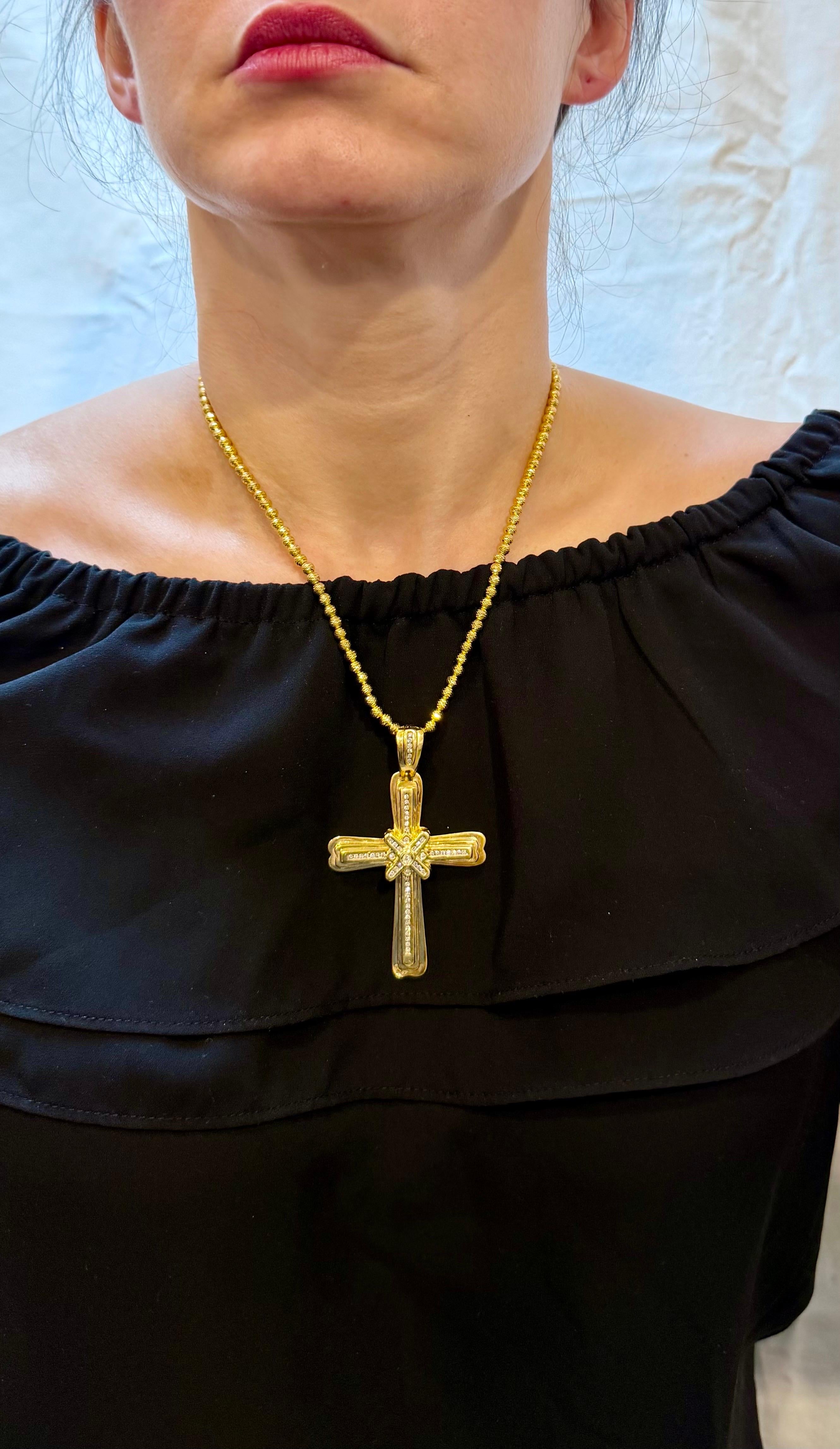 2.8 Ct White Diamond Big Cross Pendentif en or jaune 14 Kt avec Big Bail 21.5gm en vente 9