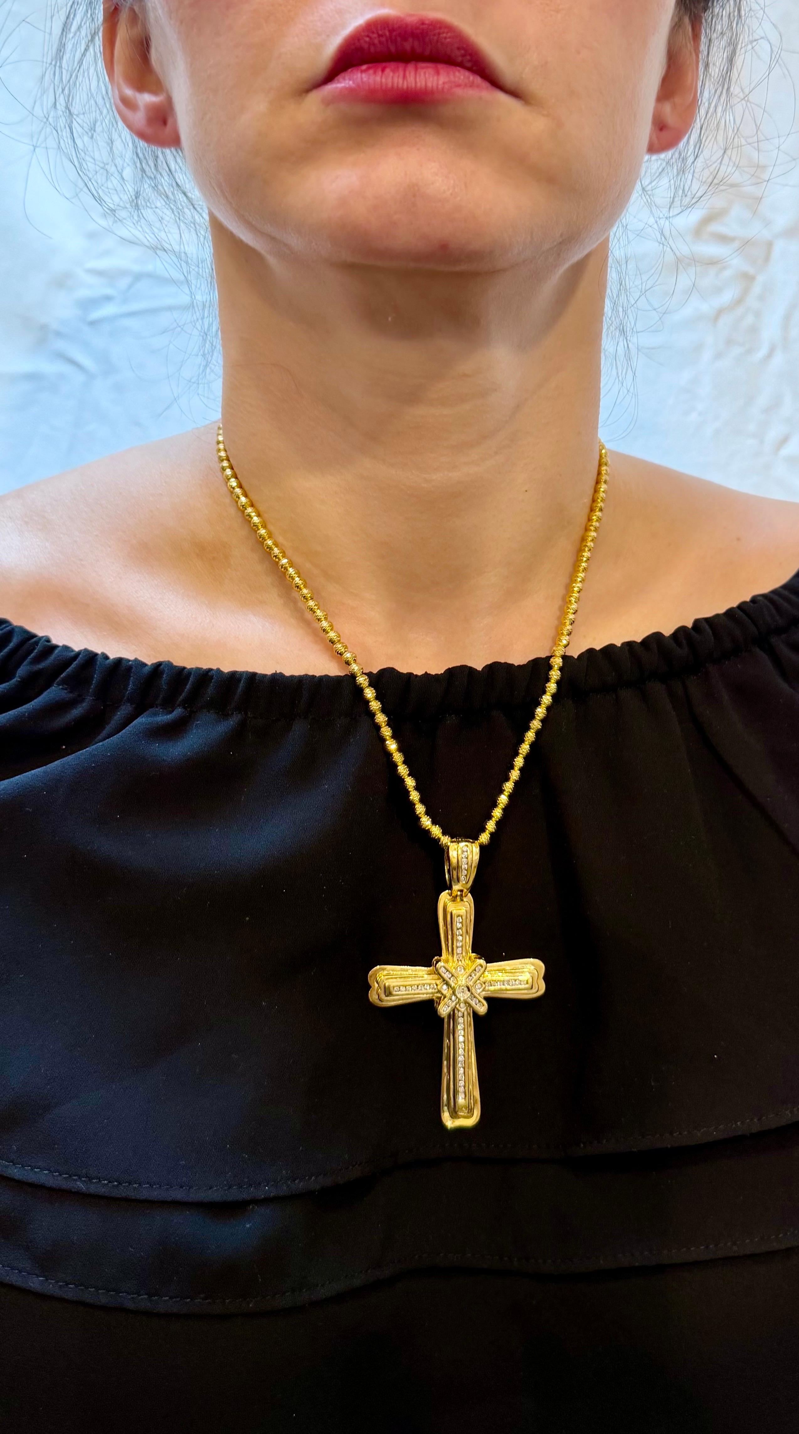 2.8 Ct White Diamond Big Cross Pendentif en or jaune 14 Kt avec Big Bail 21.5gm en vente 11