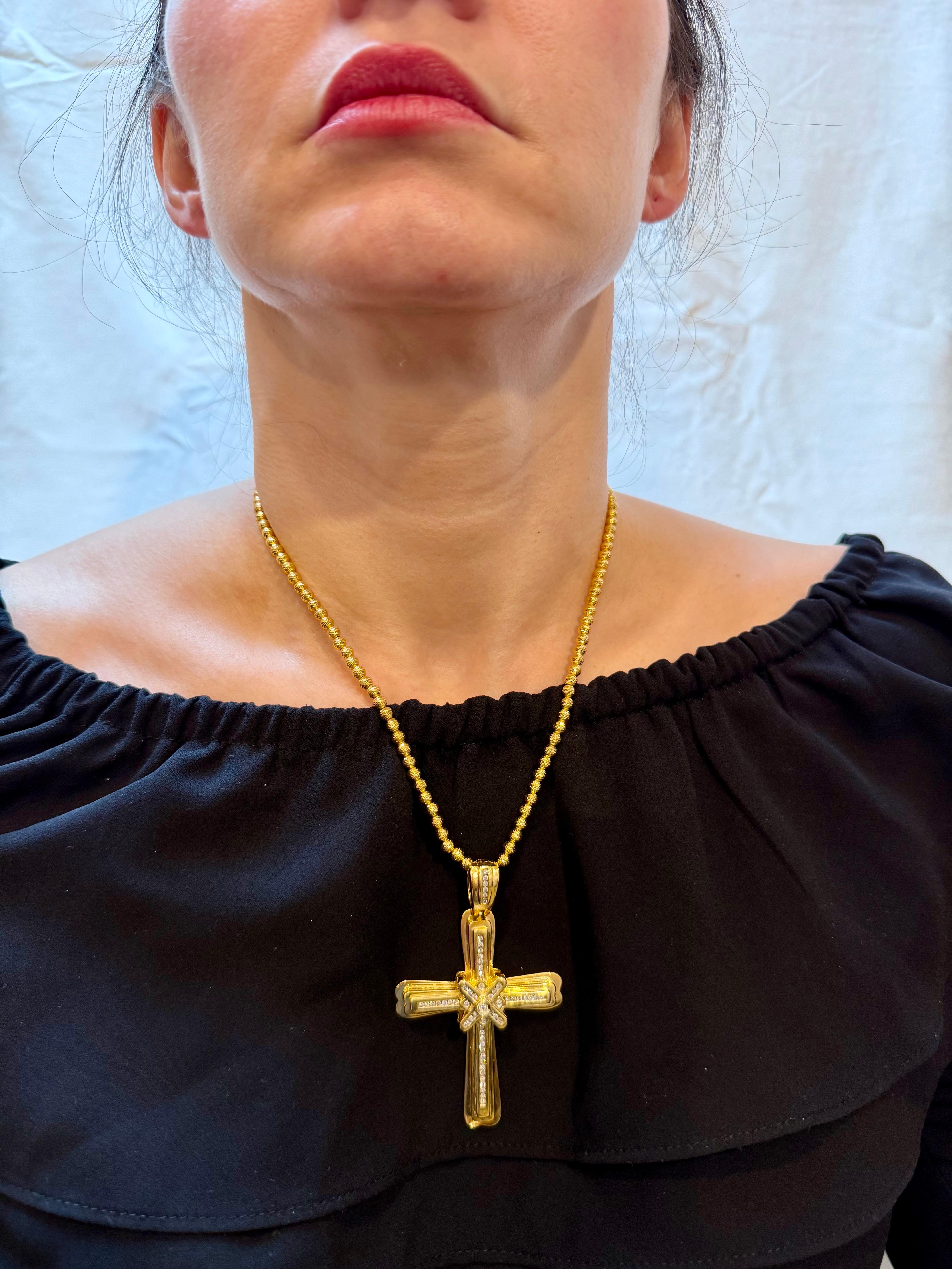 2.8 Ct White Diamond Big Cross Pendentif en or jaune 14 Kt avec Big Bail 21.5gm en vente 10