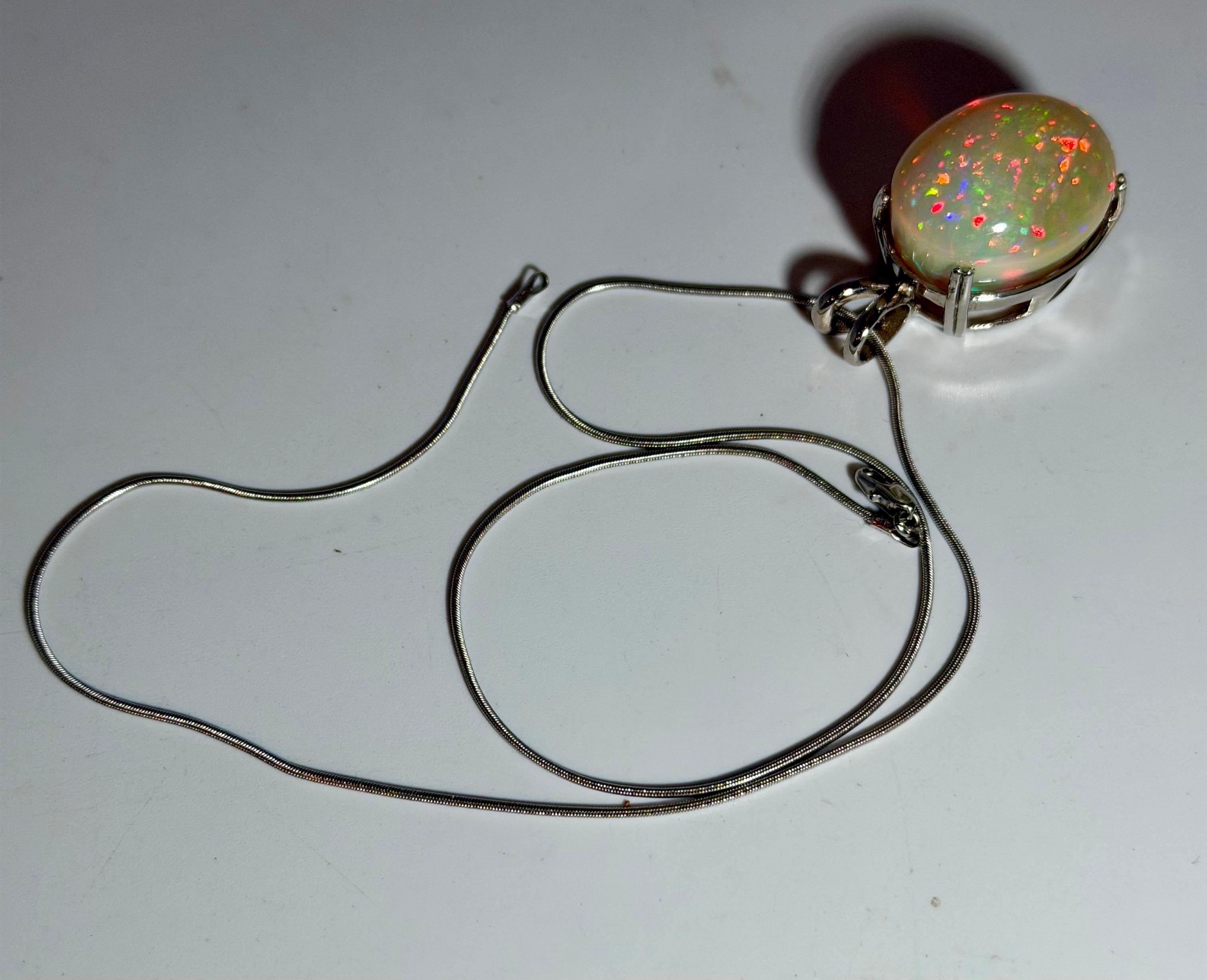 Pendentif / collier en or jaune 14 carats avec opale éthiopienne ovale de 40 carats en vente 9