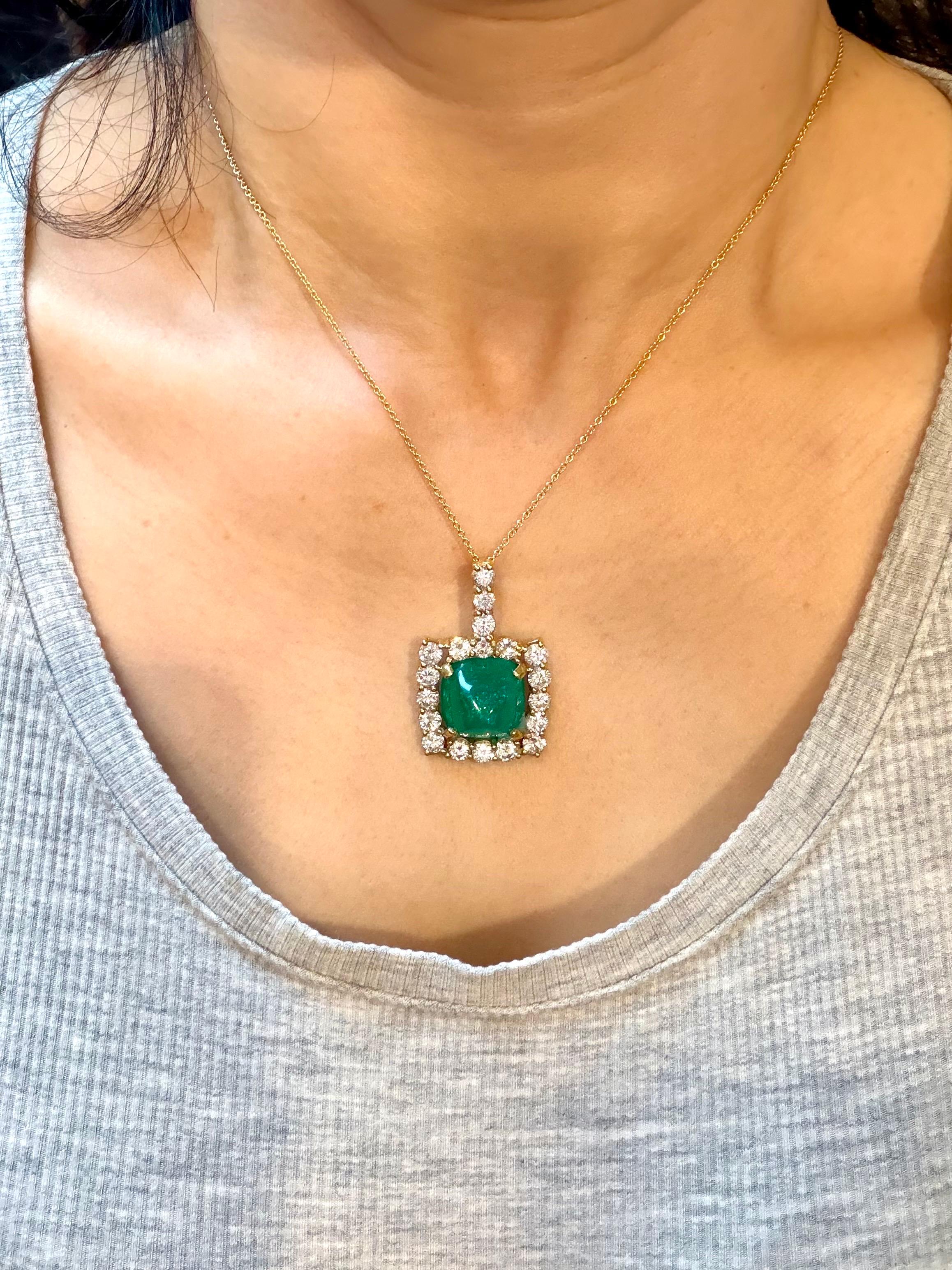 17,5 Karat Zuckerhut Cabochon kolumbianischer Smaragd & 5,7 Karat Diamant Halskette 14KYG im Angebot 6