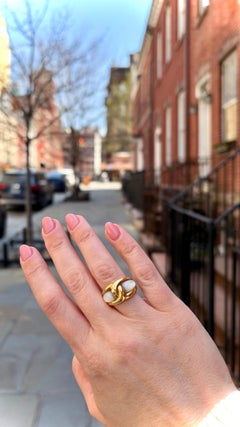Van Cleef & Arpels Contemporary Mother of pearl “Twisted” Ring 18KY Gold Size5.5