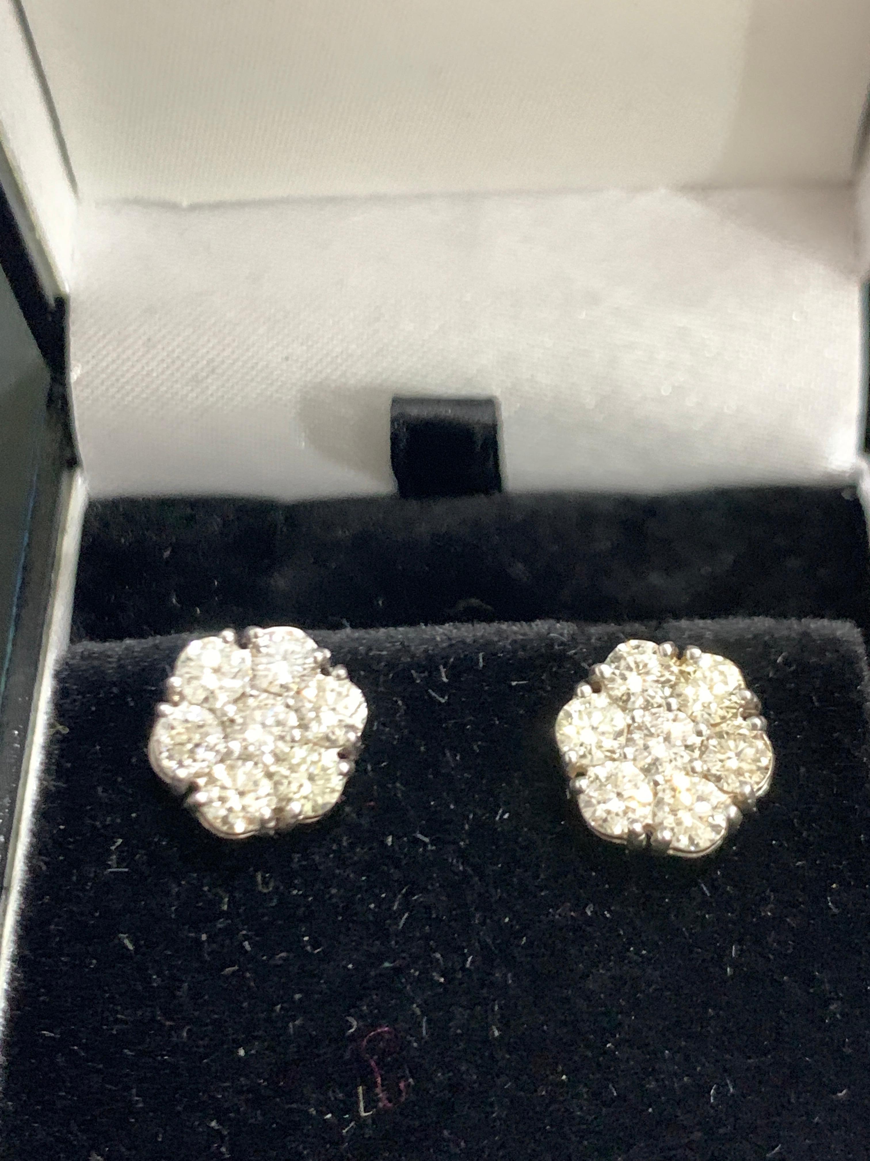 2.80 Carat, 7 Diamond Floral Cluster Flower Stud Earrings in 14 Karat WhiteGold For Sale 1