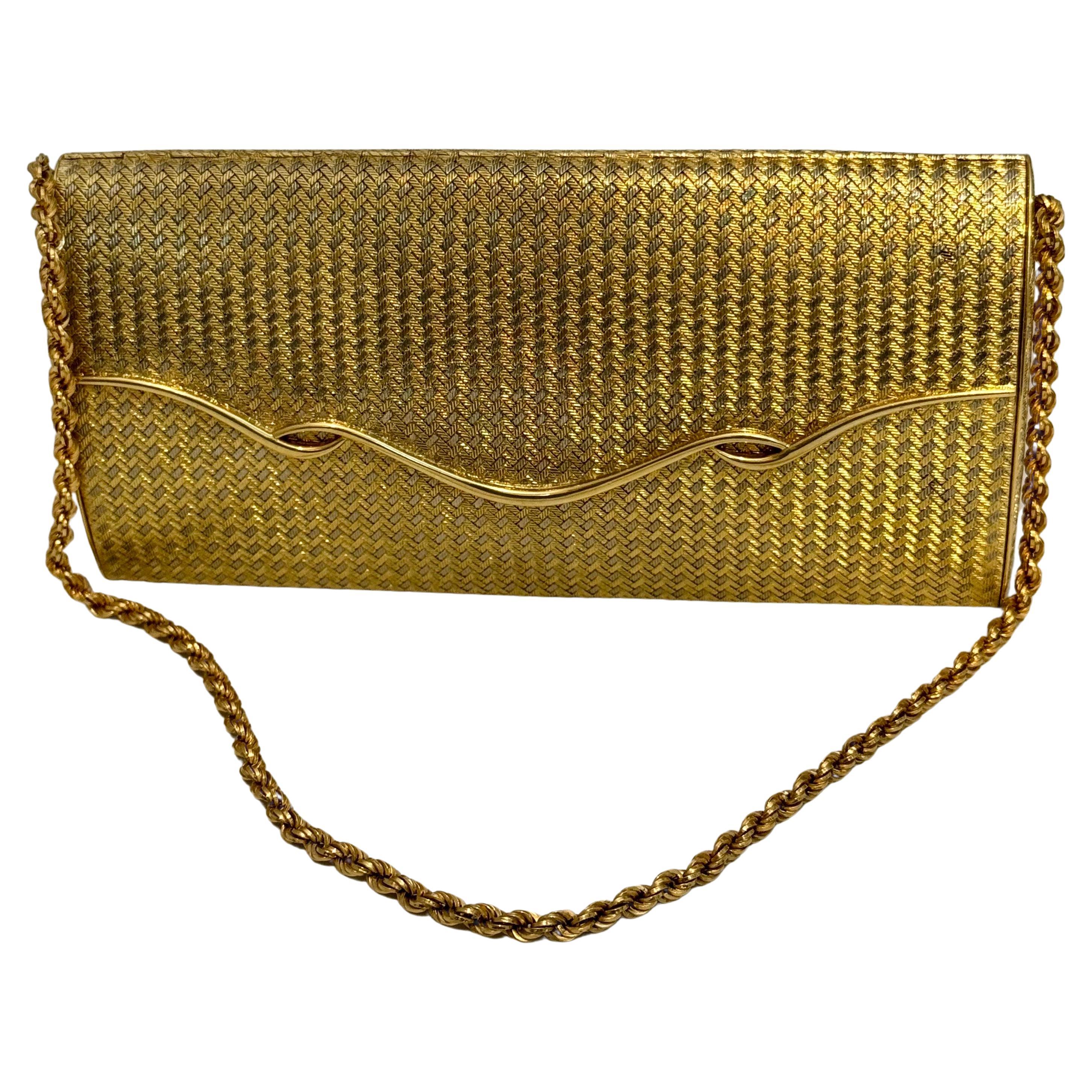 Massoni Rome 1960s 18K Yellow Gold Woven Mesh Clutch Handbag  Mirror Inside Rare For Sale