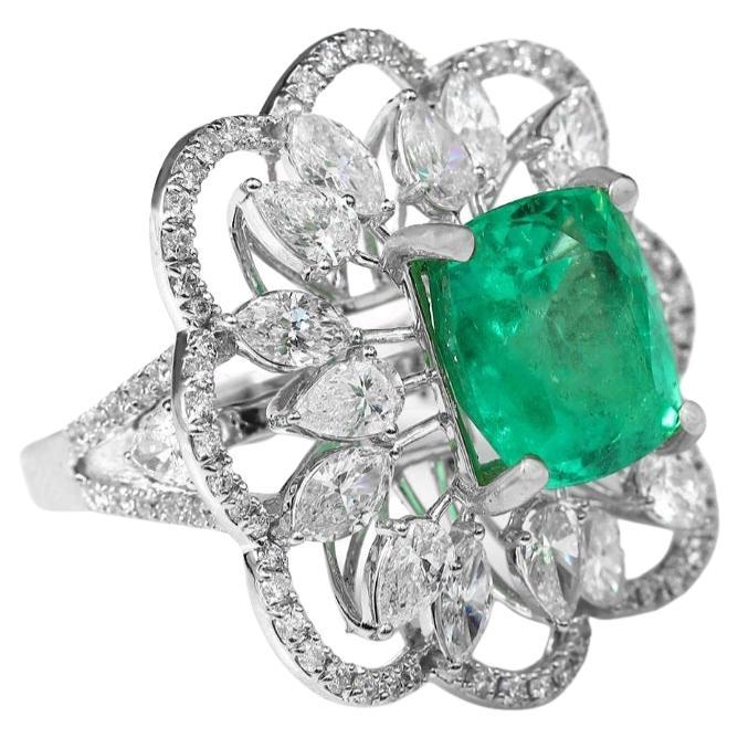 Natural Columbian Emerald Certified Ring with Diamond and 18k Gold For Sale